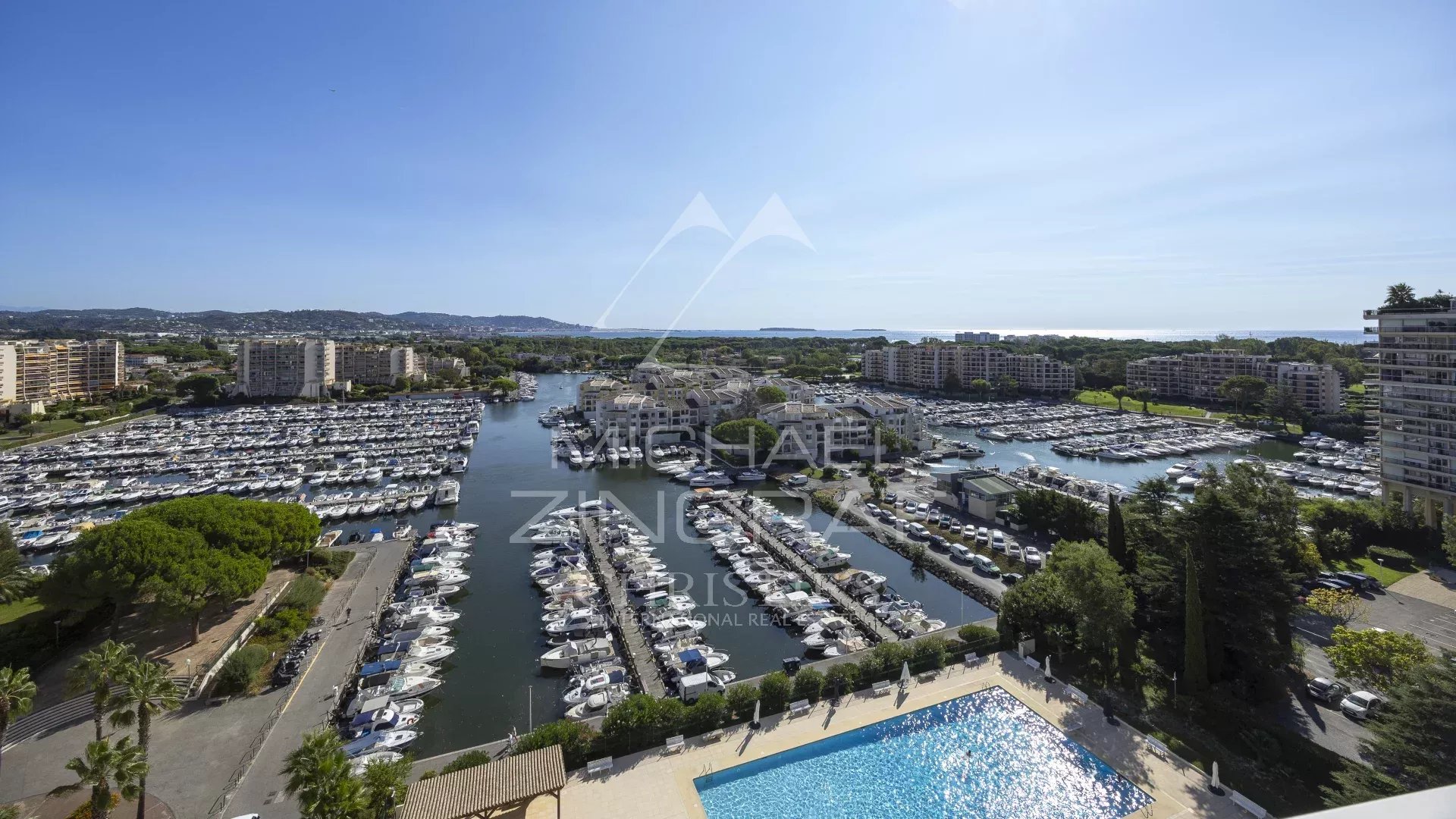 DUPLEX PENTHOUSE WITH SEA VIEW