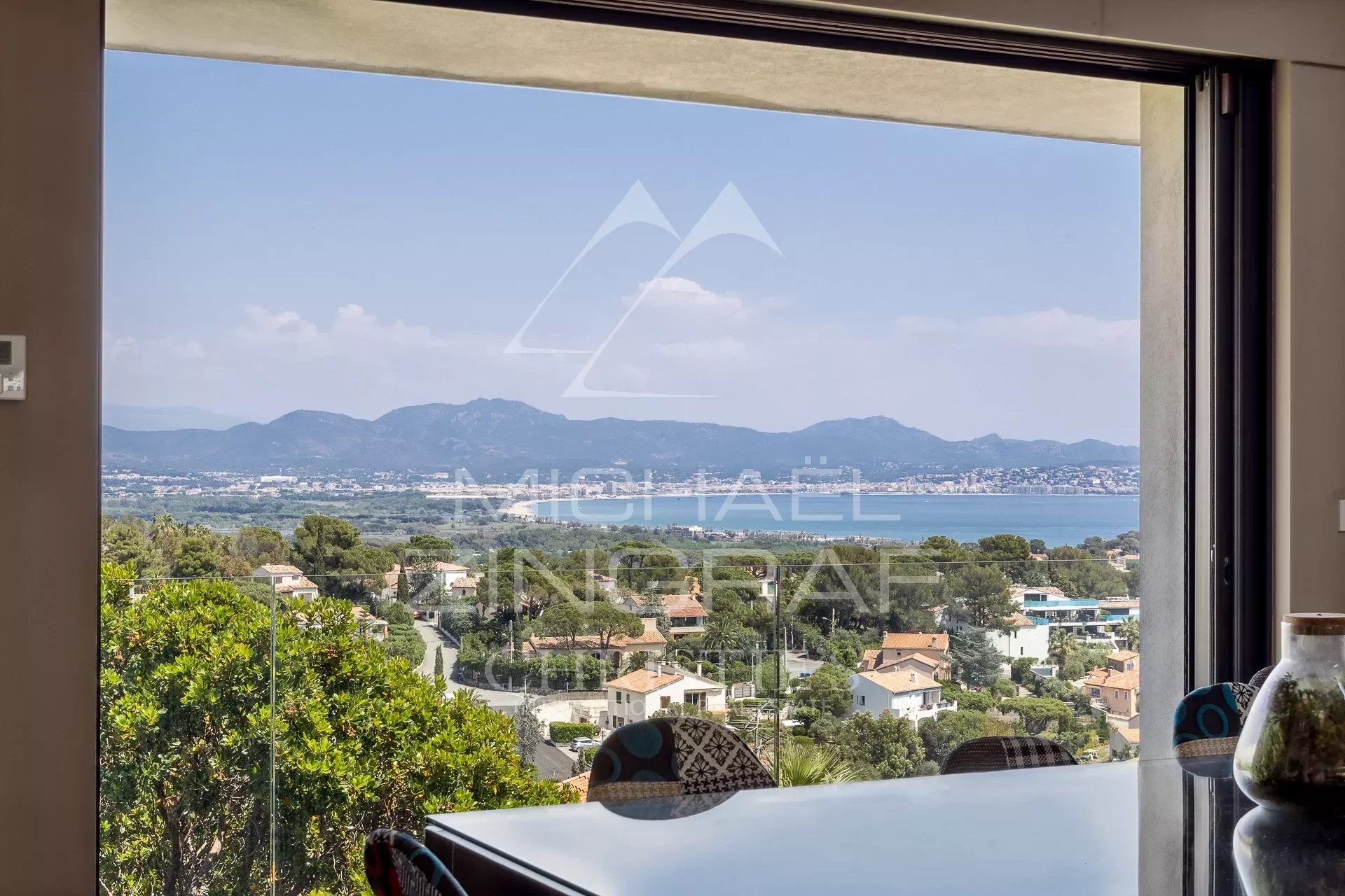Villa vue mer entre Cannes et Saint-Tropez