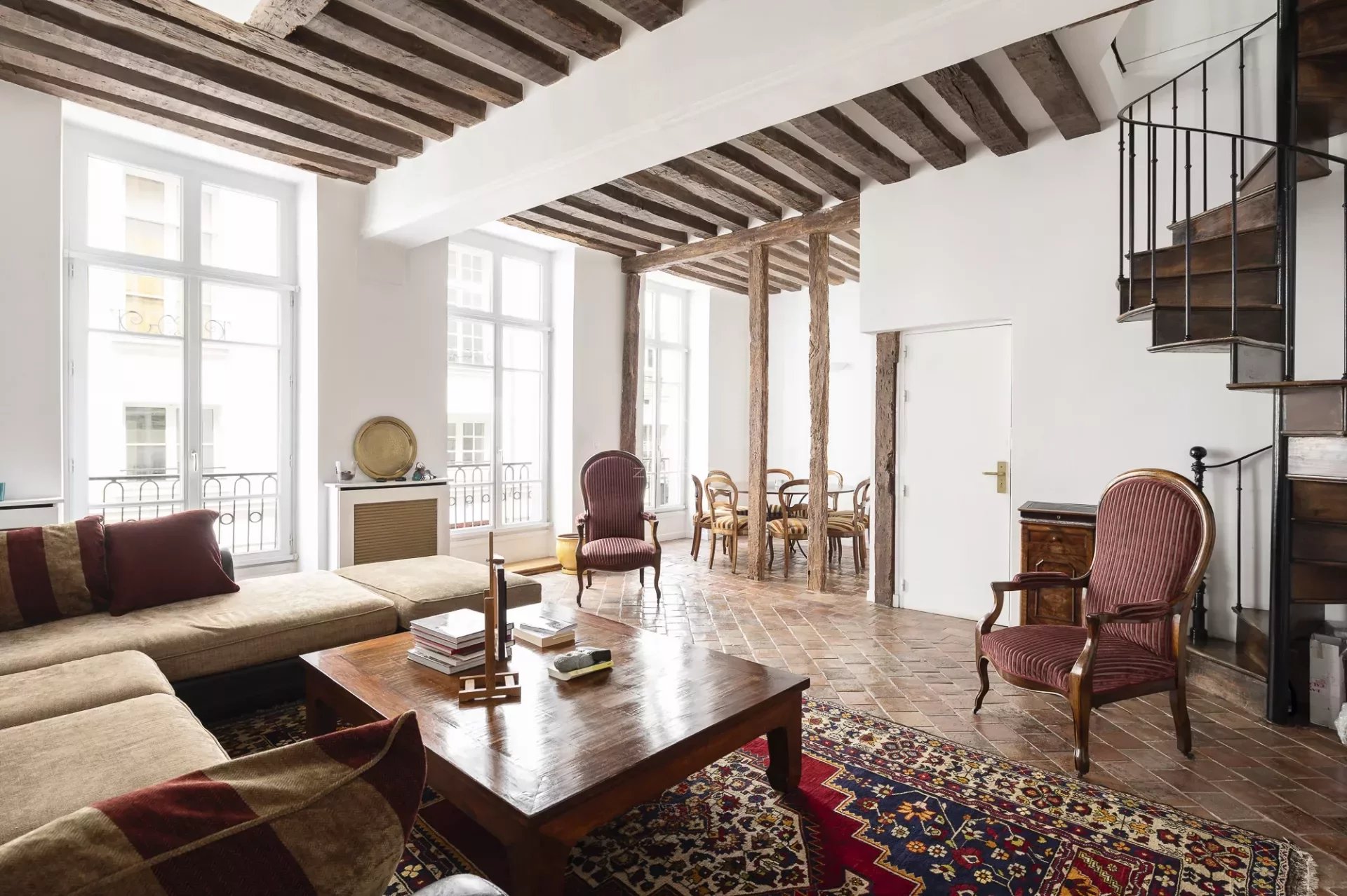Charming duplex apartment with terrace in the heart of the Marais