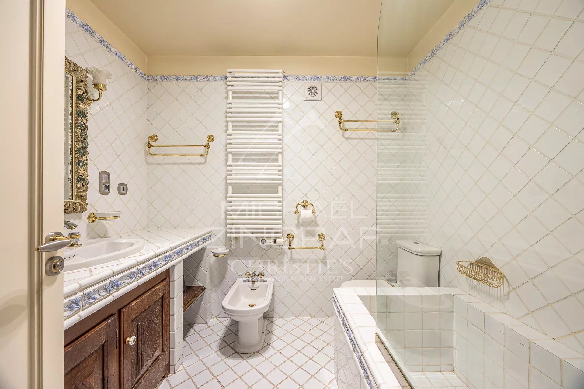 CANNES - CROISETTE – APPARTEMENT D'EXCEPTION