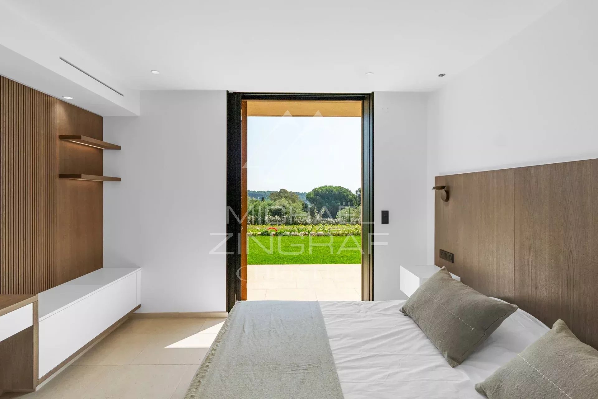 Exceptional Villa in Pampelonne – Elegance and Privacy