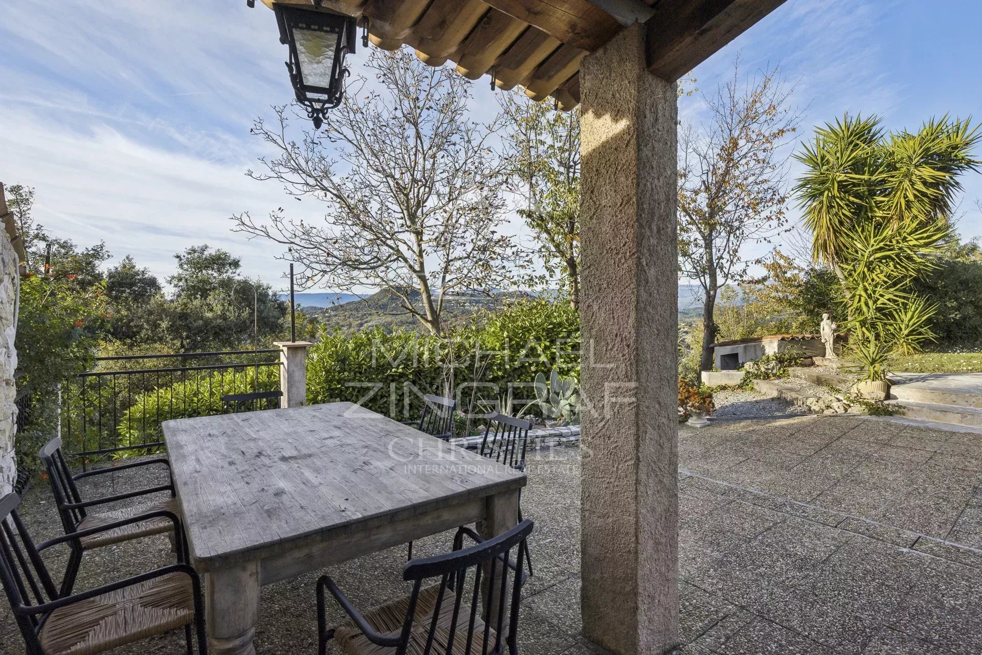 CHARACTER PROPERTY IN THE HEART OF NATURE