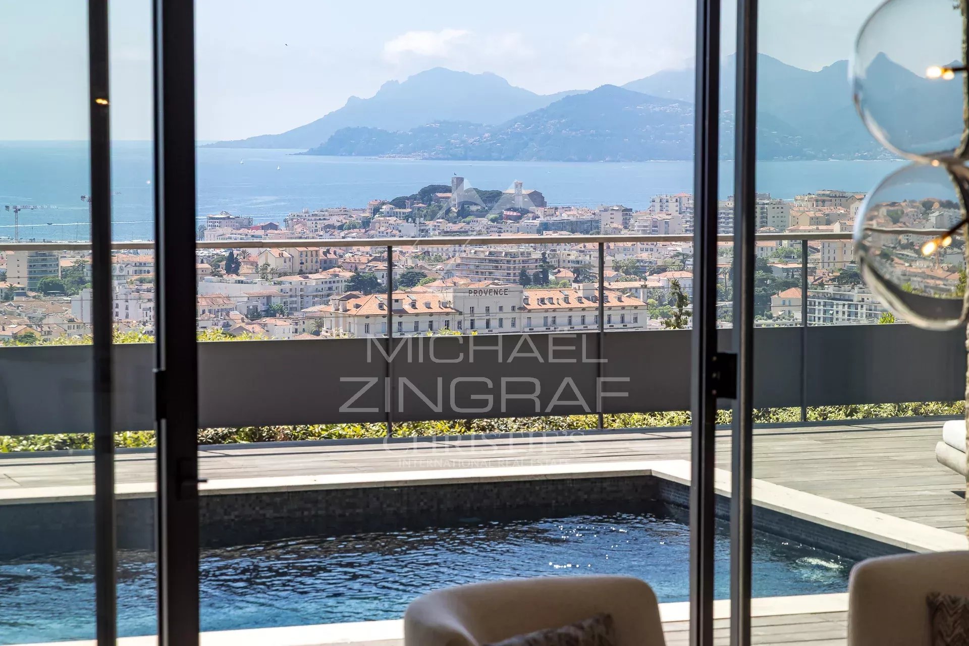 Co-Exklusivität – Cannes Californie – Moderne Villa mit Panoramameerblick