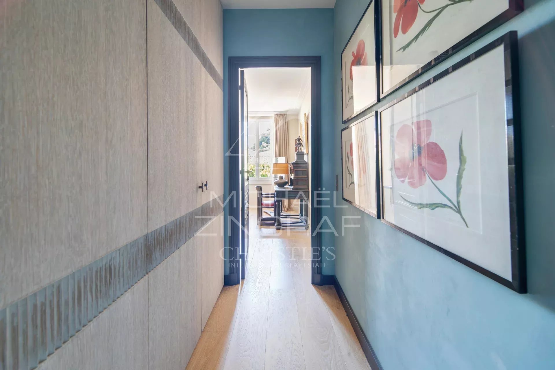 Centre-ville, à deux pas de la Place des Lices - Appartement avec studio attenant