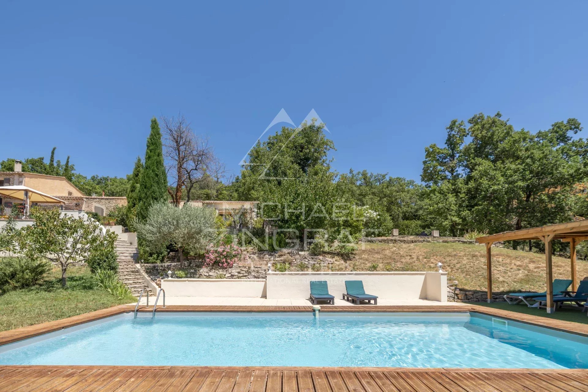 Exclusivité - Luberon - Belle propriété avec piscine et dépendances