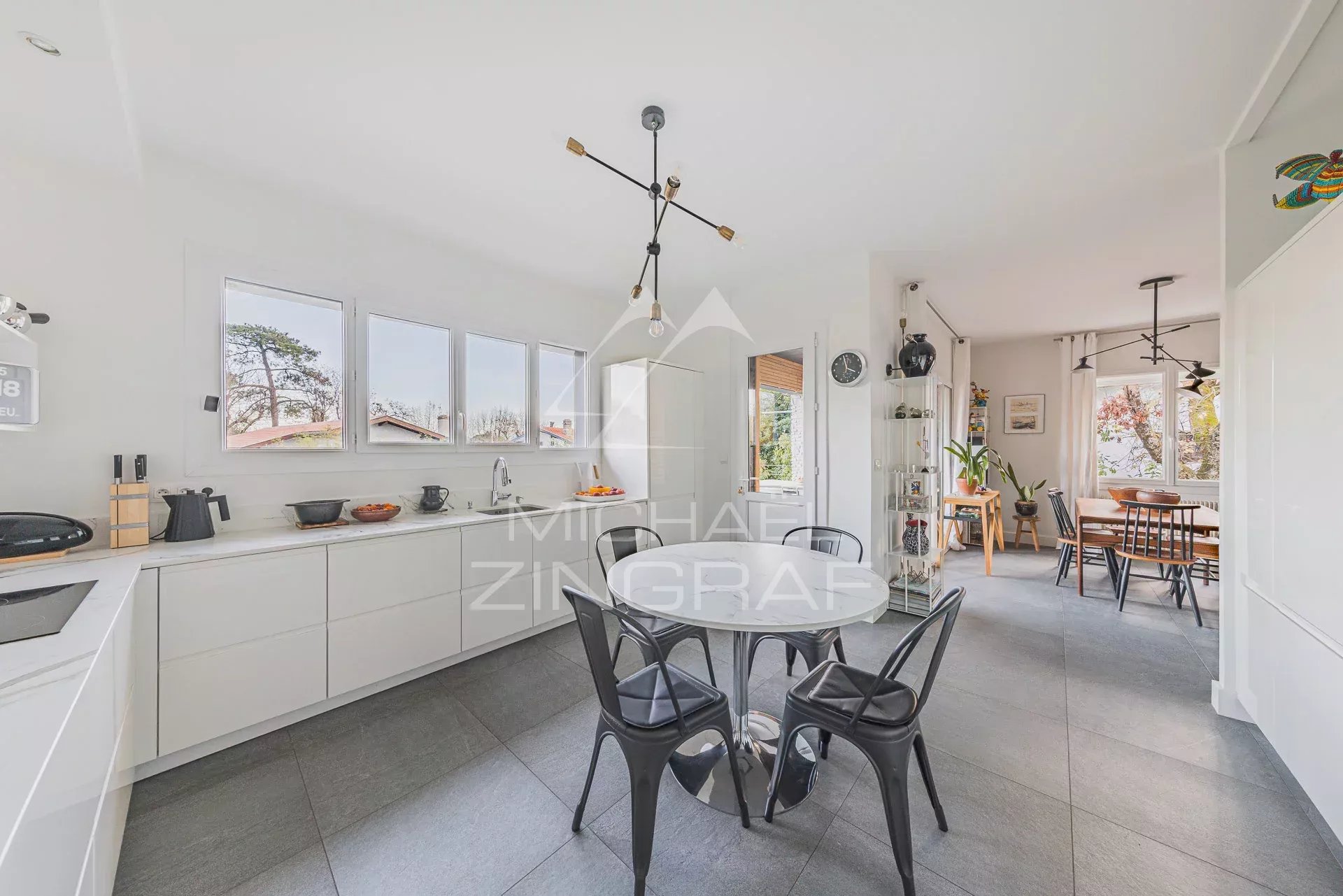 Maison contemporaine avec jardin et piscine au cœur de La Hume