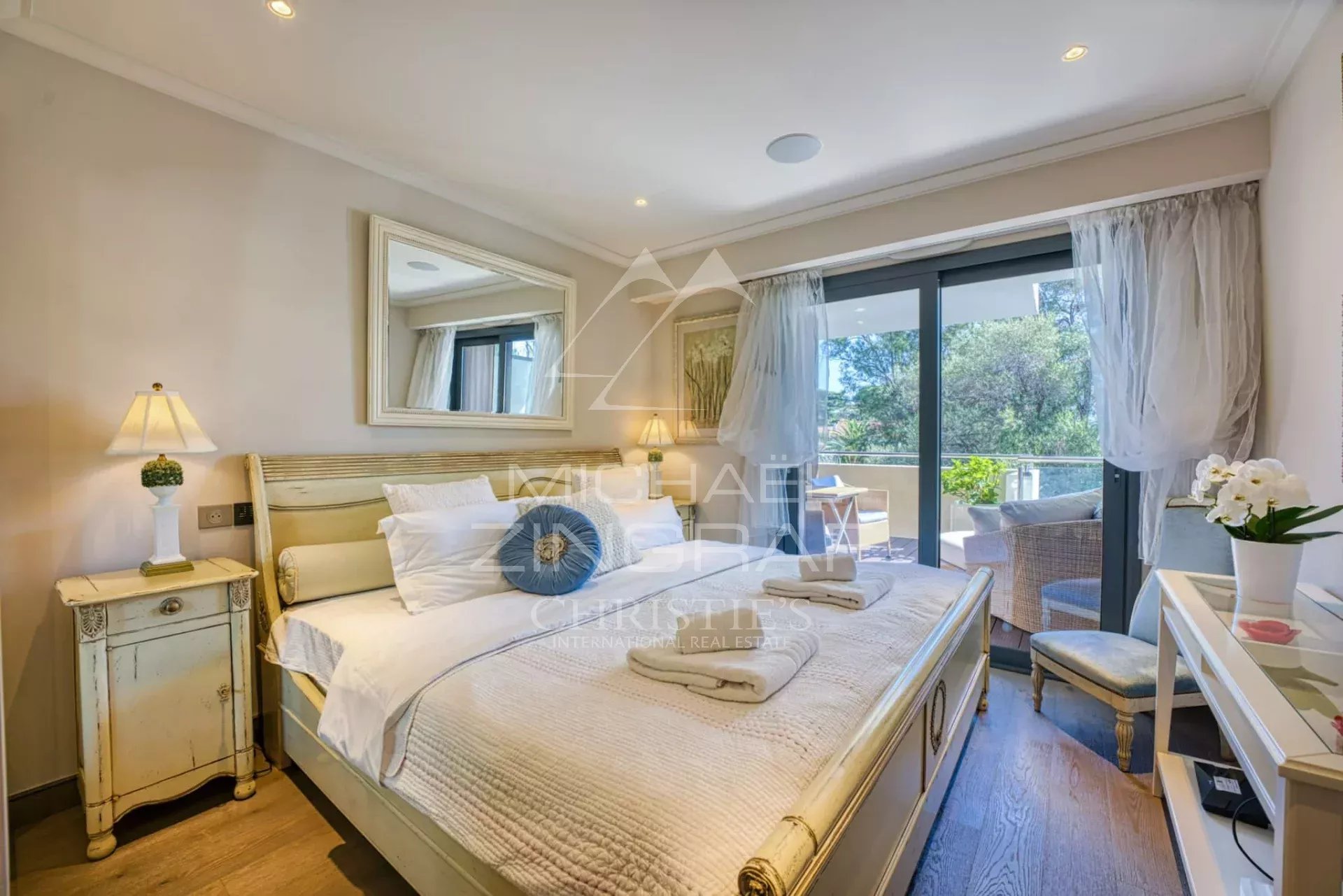 Appartement d'Exception avec Terrasses Panoramiques et Prestations Haut de Gamme