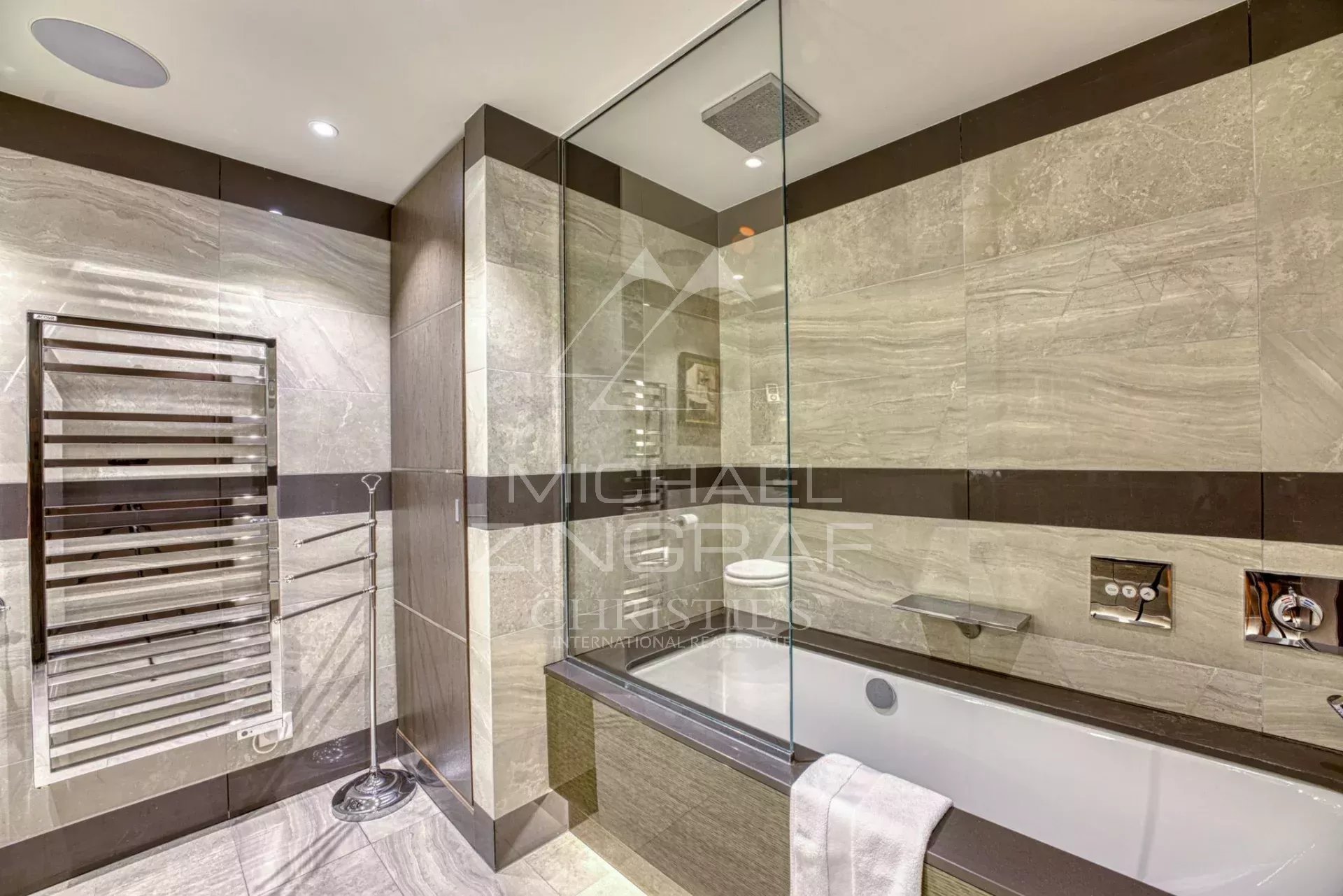 Appartement d'Exception avec Terrasses Panoramiques et Prestations Haut de Gamme