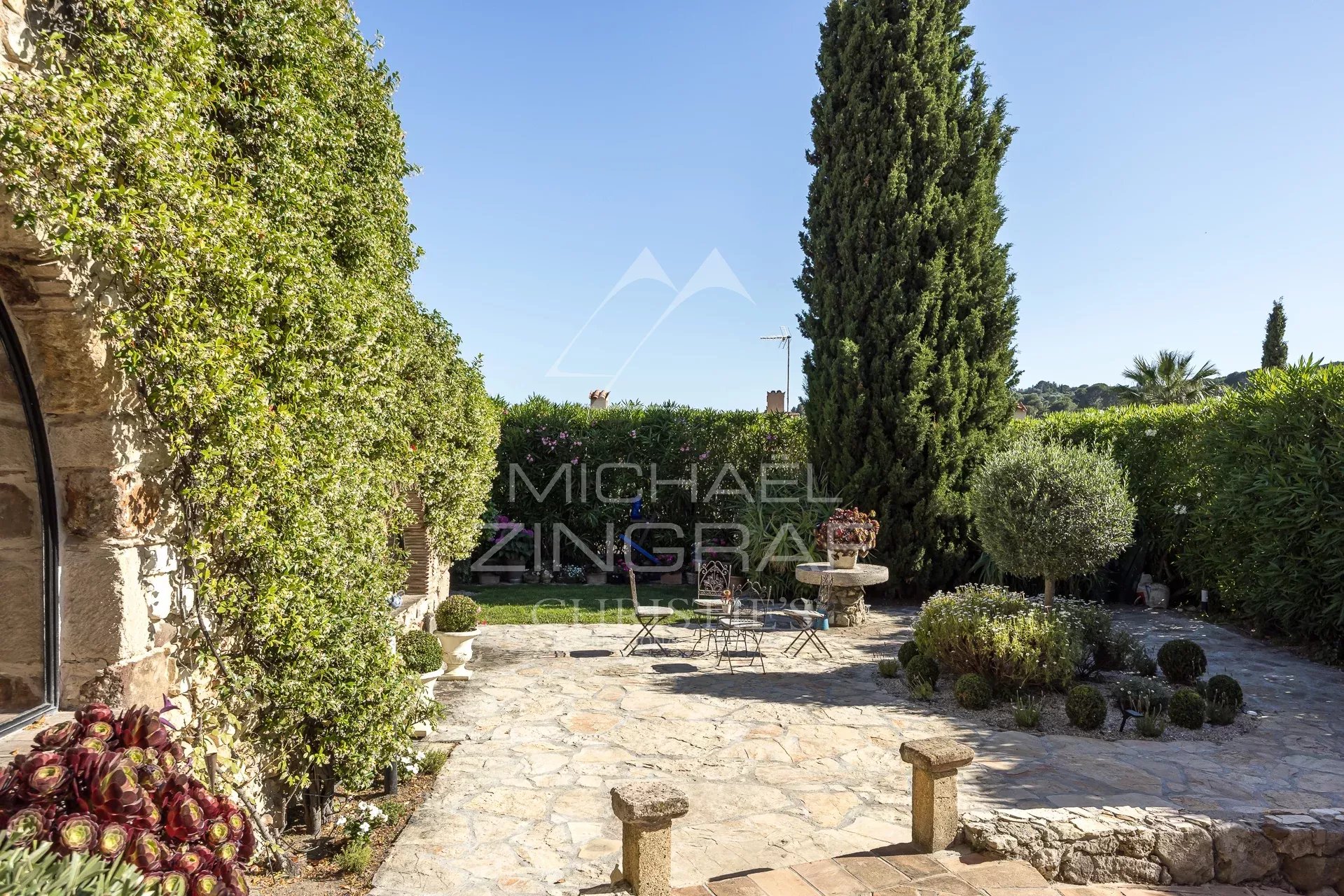 Biot - Old pottery from the 18ᵉ century