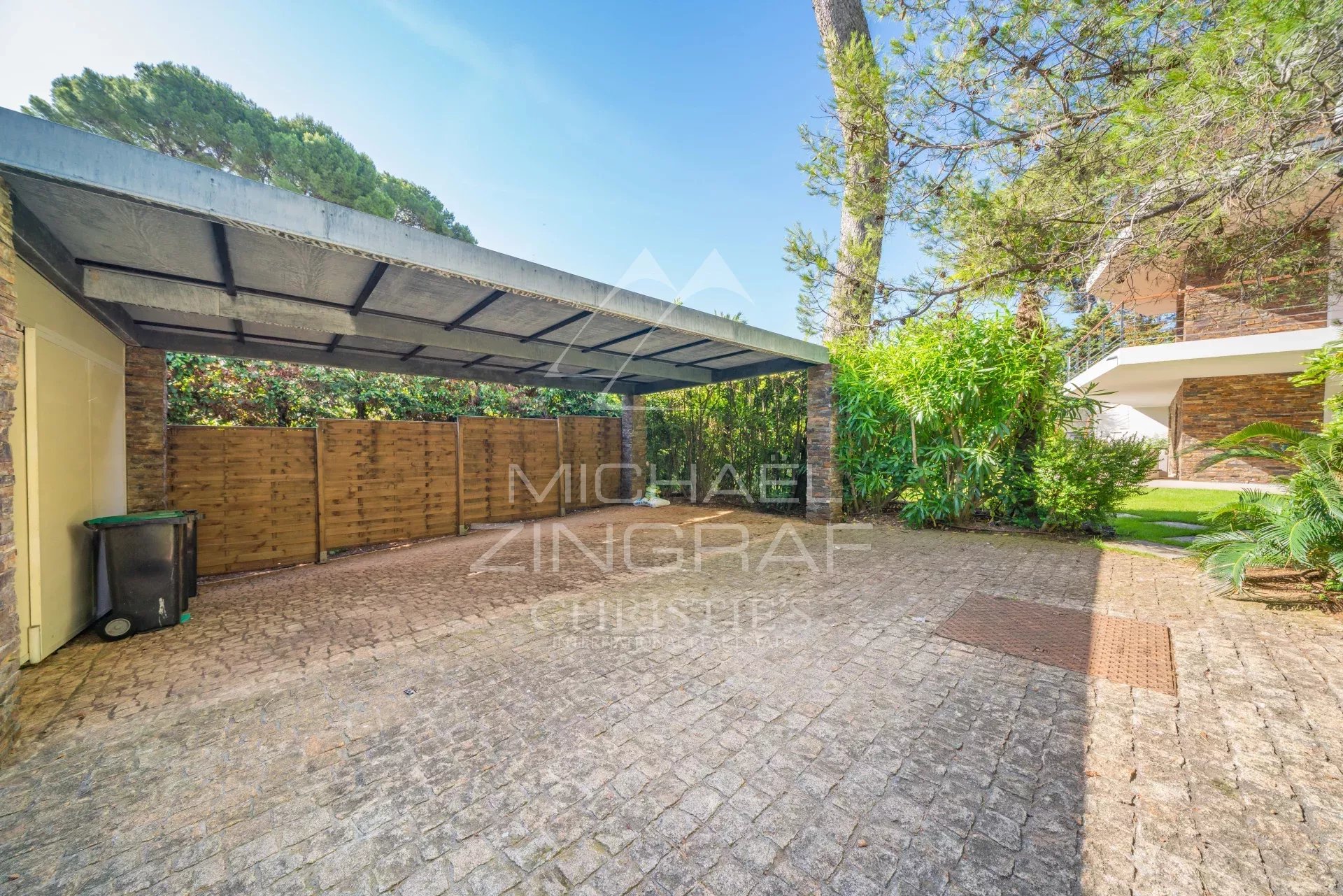 Modern renovierte Villa nahe der Strände von Garoupe