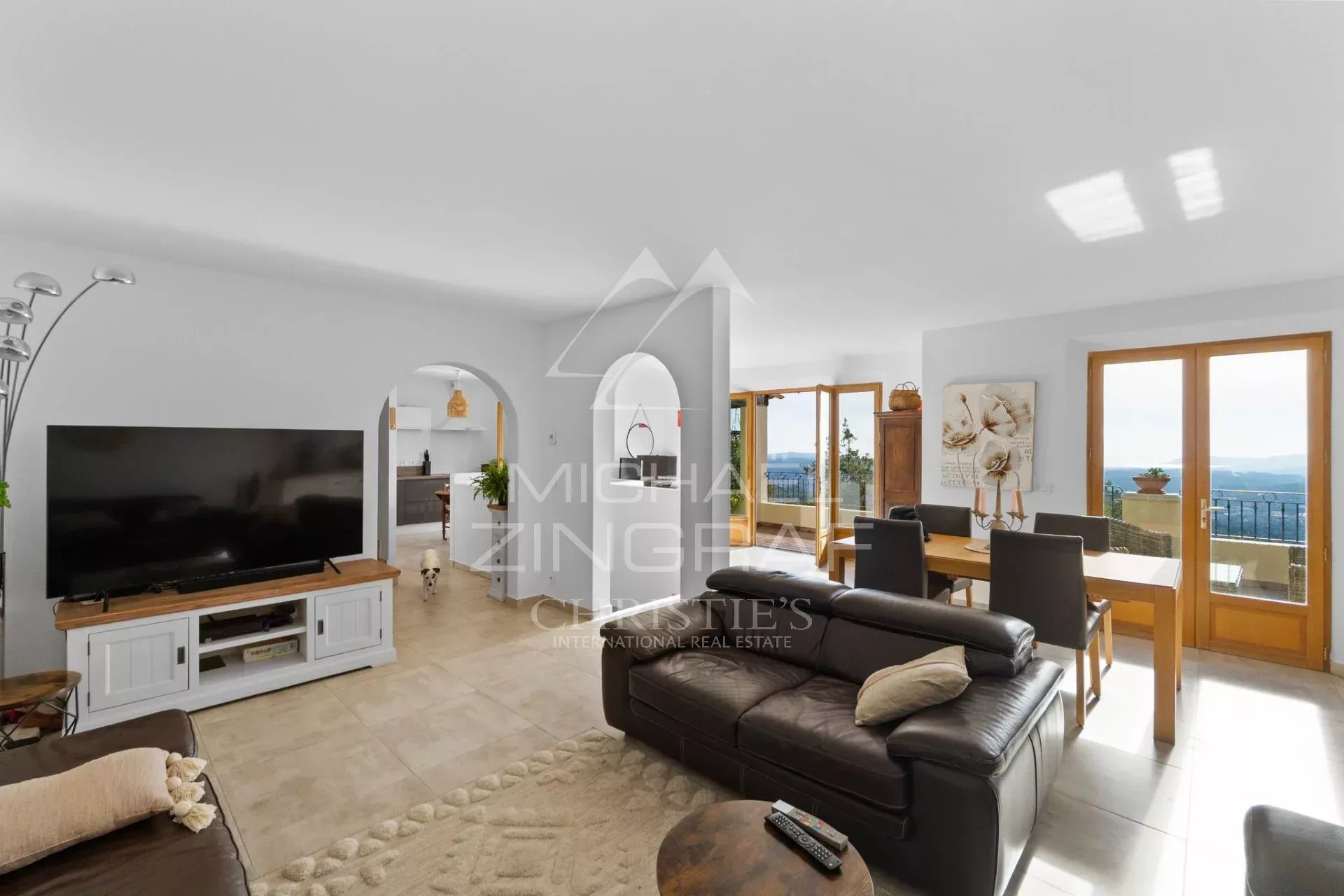 Grasse – Familienhaus in absoluter Ruhe mit Meerblick