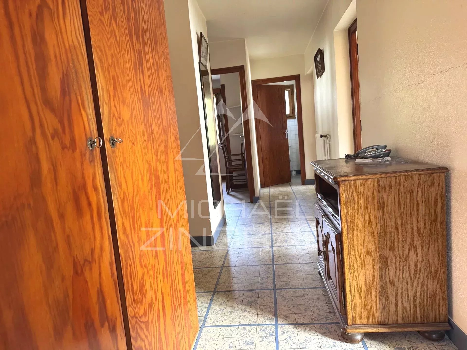 Chalet to renovate 5 flats - Village on foot - Unobstructed view and quiet location