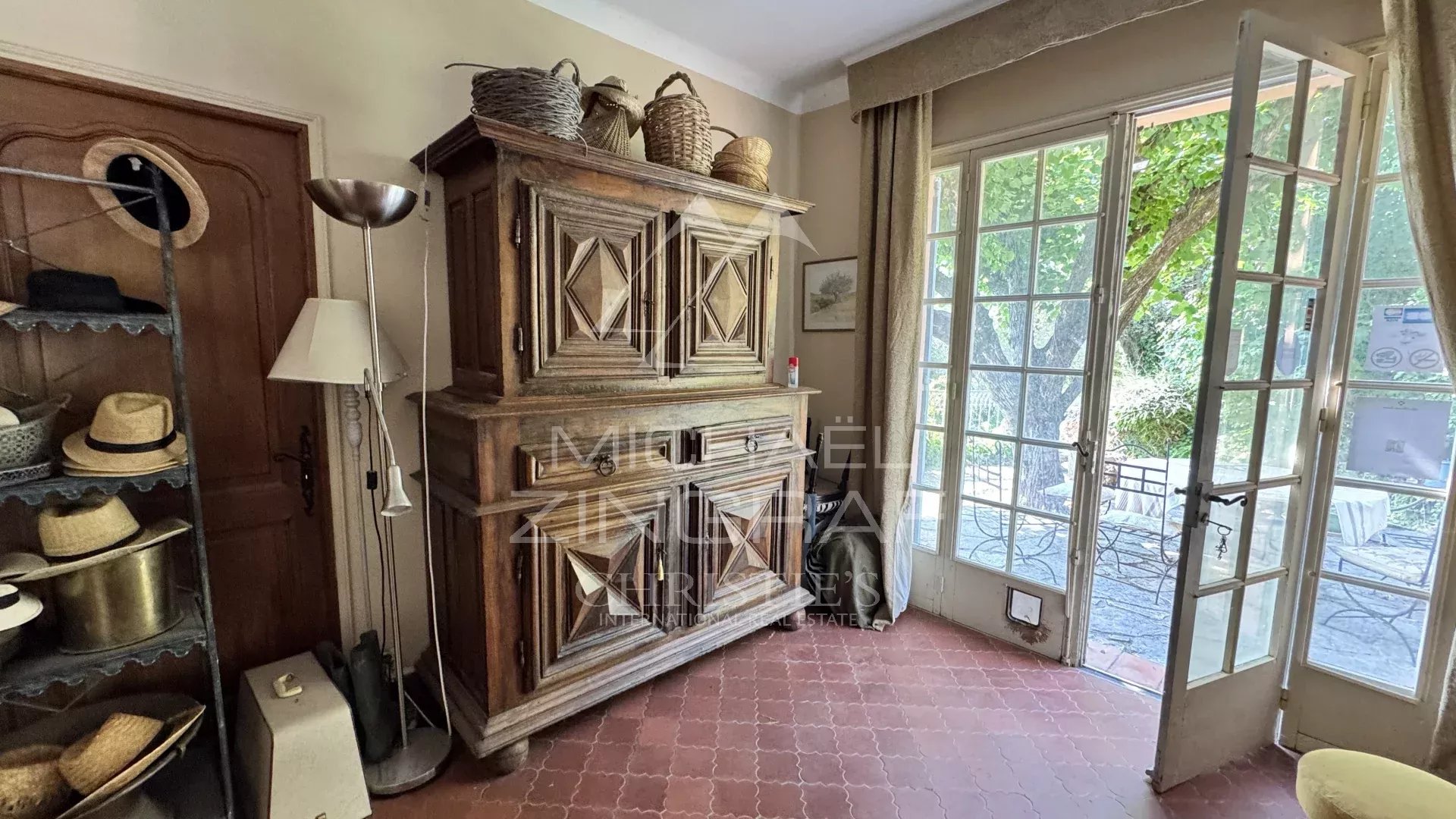 Cannes backcountry - Panoramic sea views