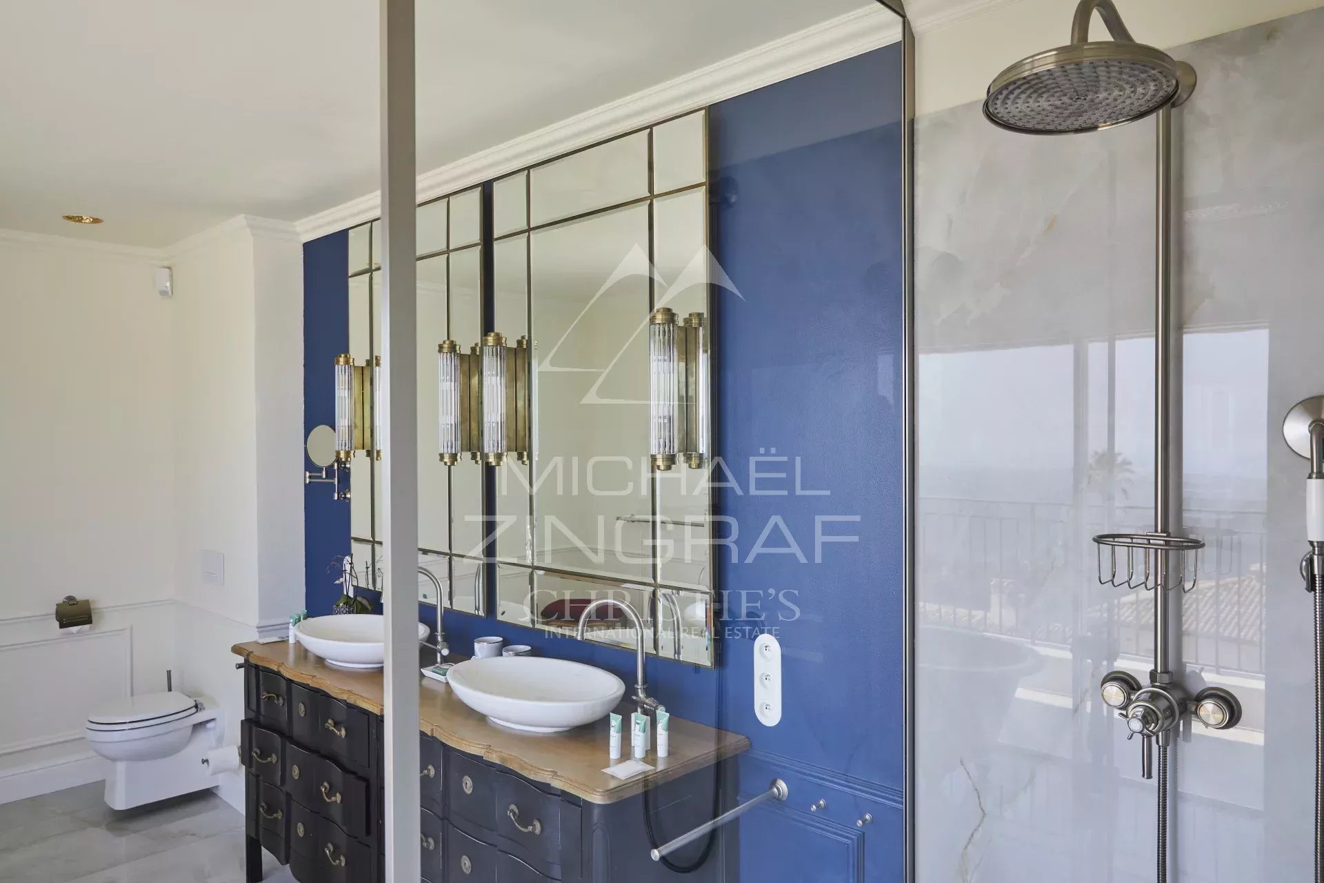 Tourrettes-sur-Loup - Bastide provençale avec vue mer - 4/5 chambres