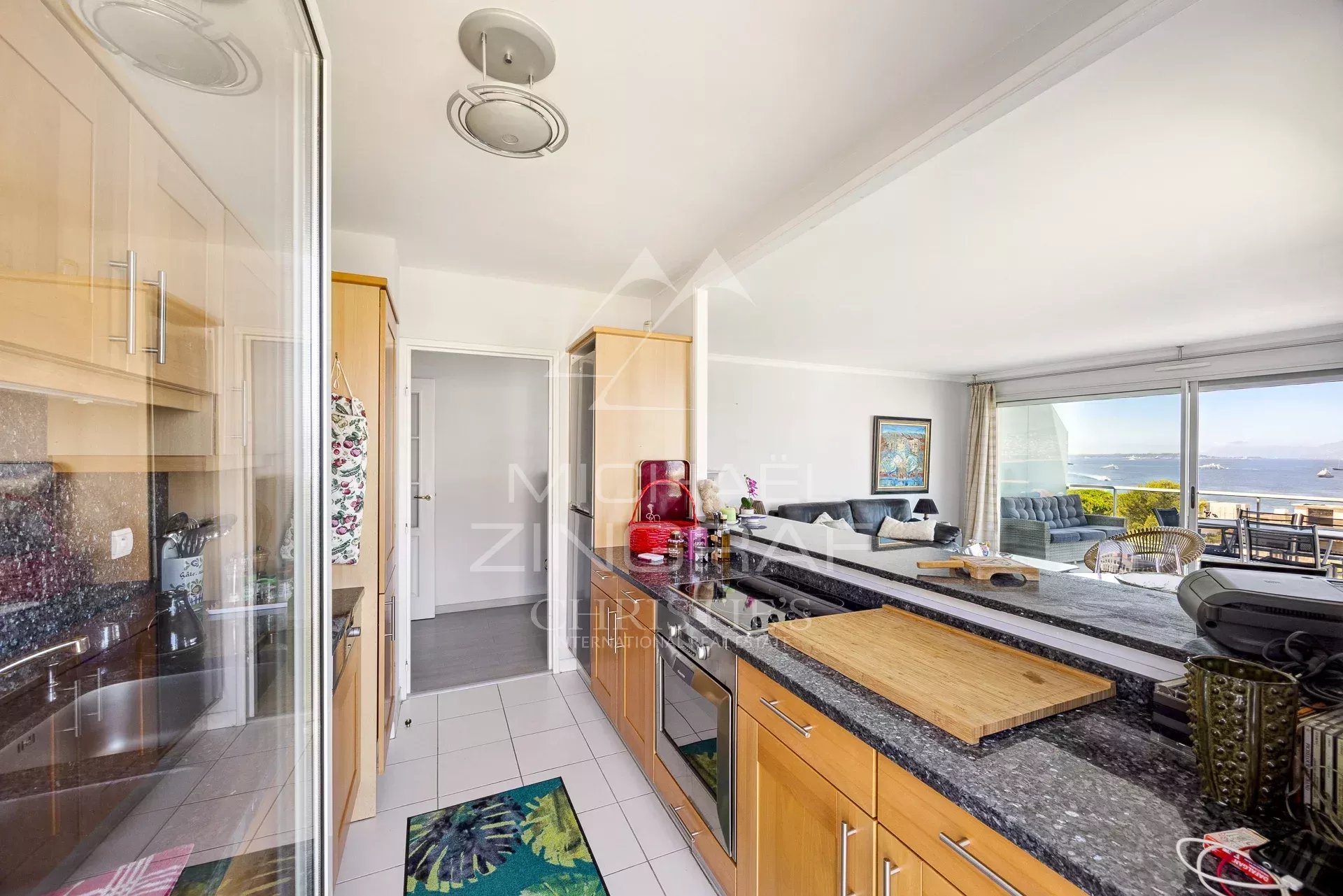 Appartement d’exception avec vue mer panoramique – Cap d’Antibes