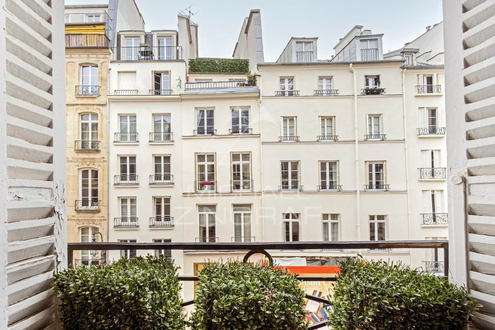 Exclusivité - Rue Saint Honoré - 2 pièces - Parfait état - Clim