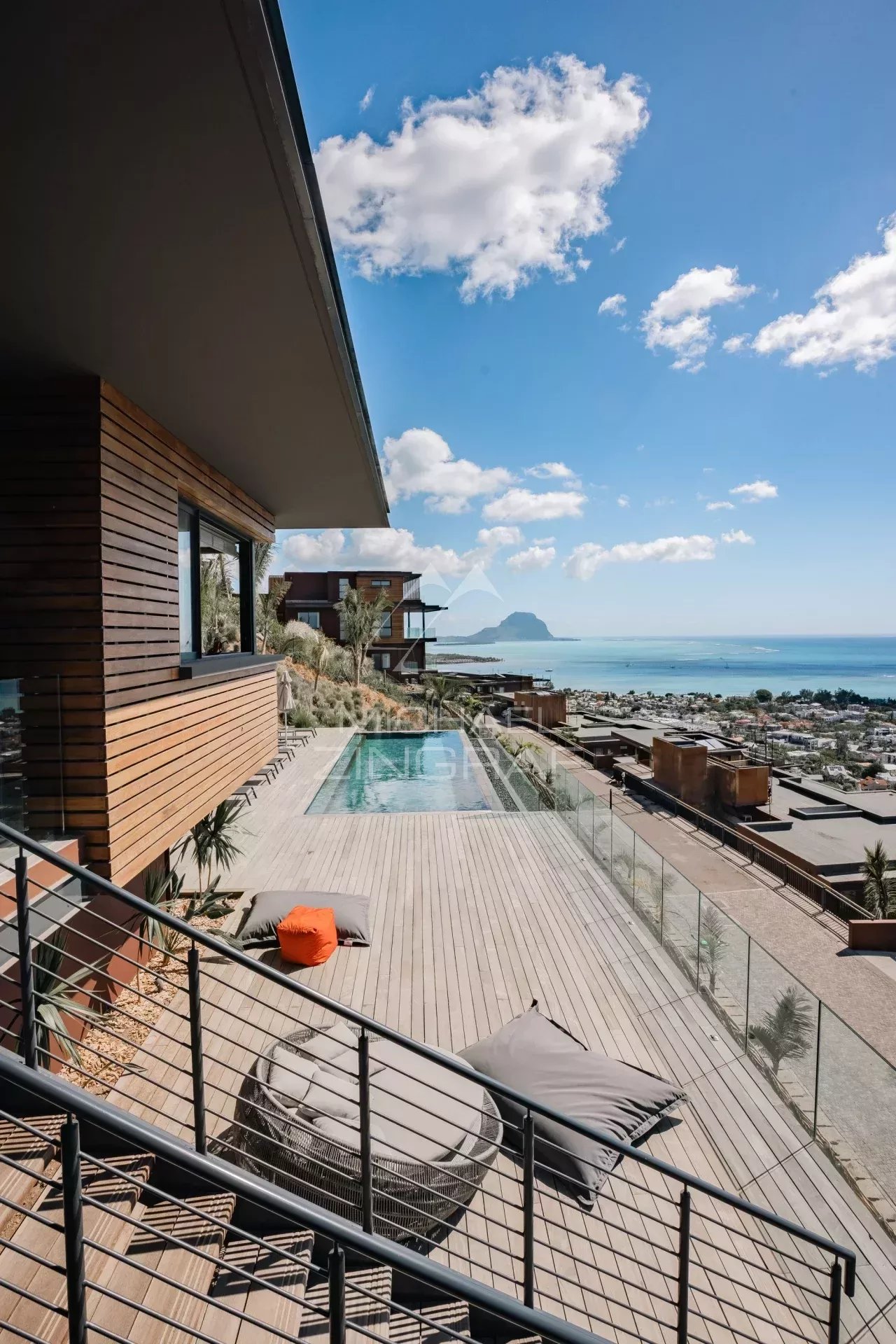 Puppen 5 -Bedroom Villa - Black Riviere