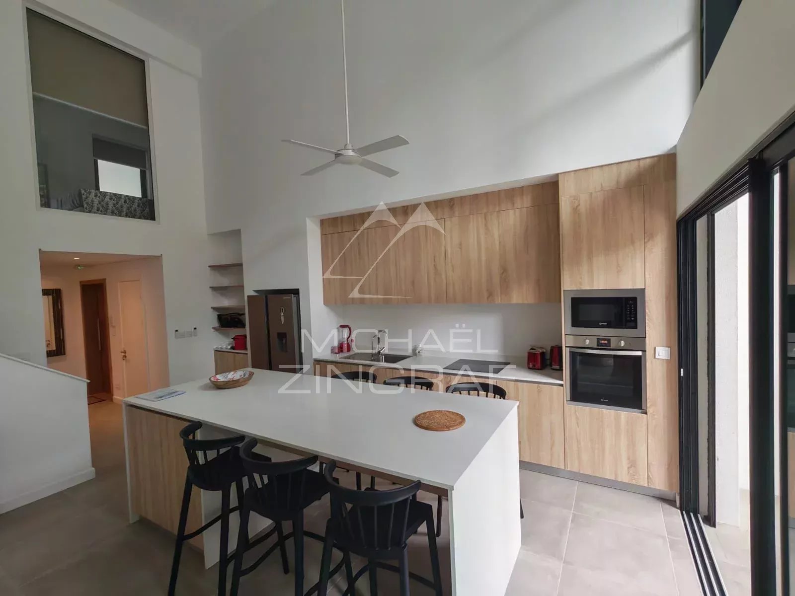 3-Bedroom En Suite Duplex in Pointe aux Canonniers