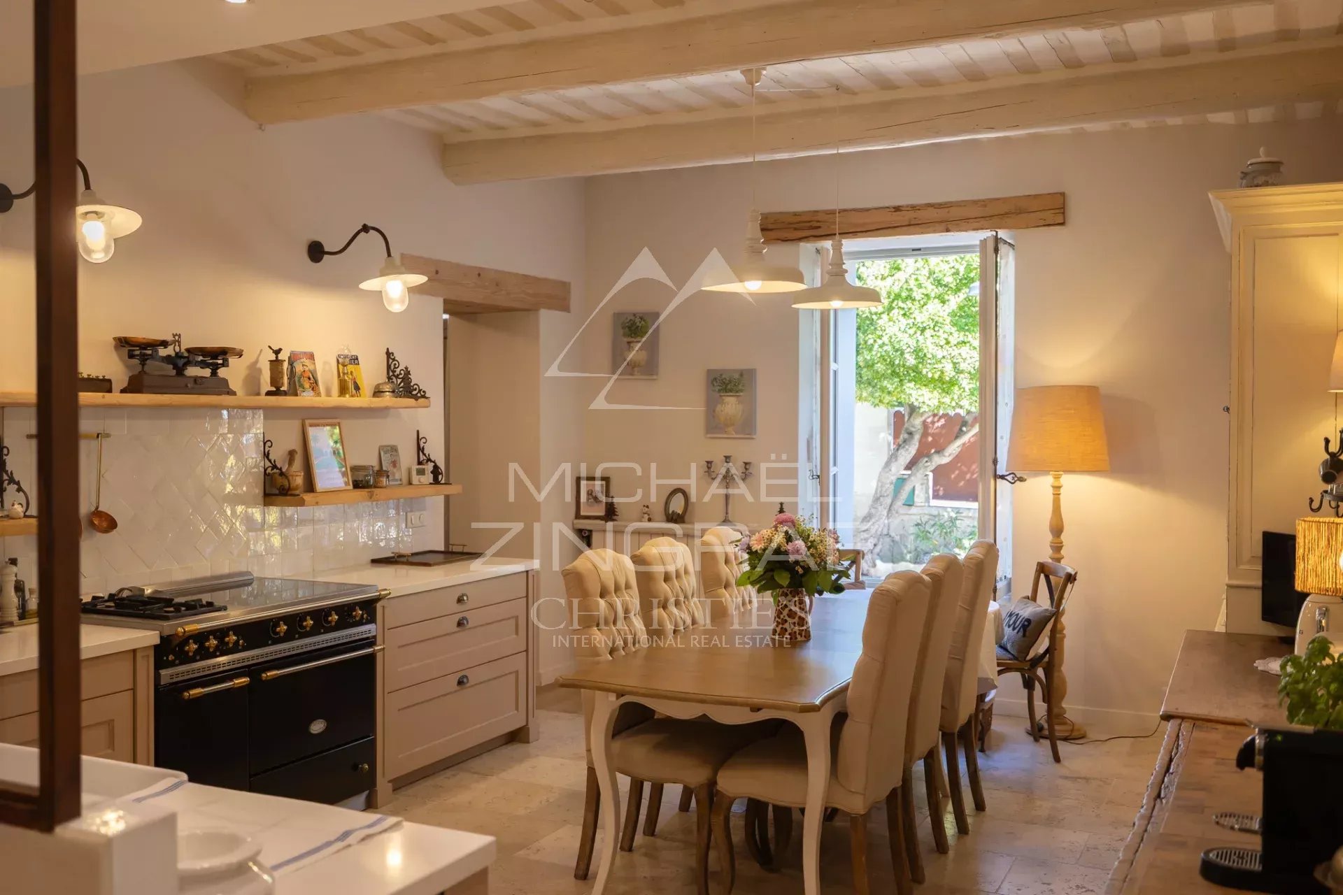 Exclusivité - Proche de l'Isle-sur-la-Sorgue - Magnifique maison de maître rénovée avec piscine
