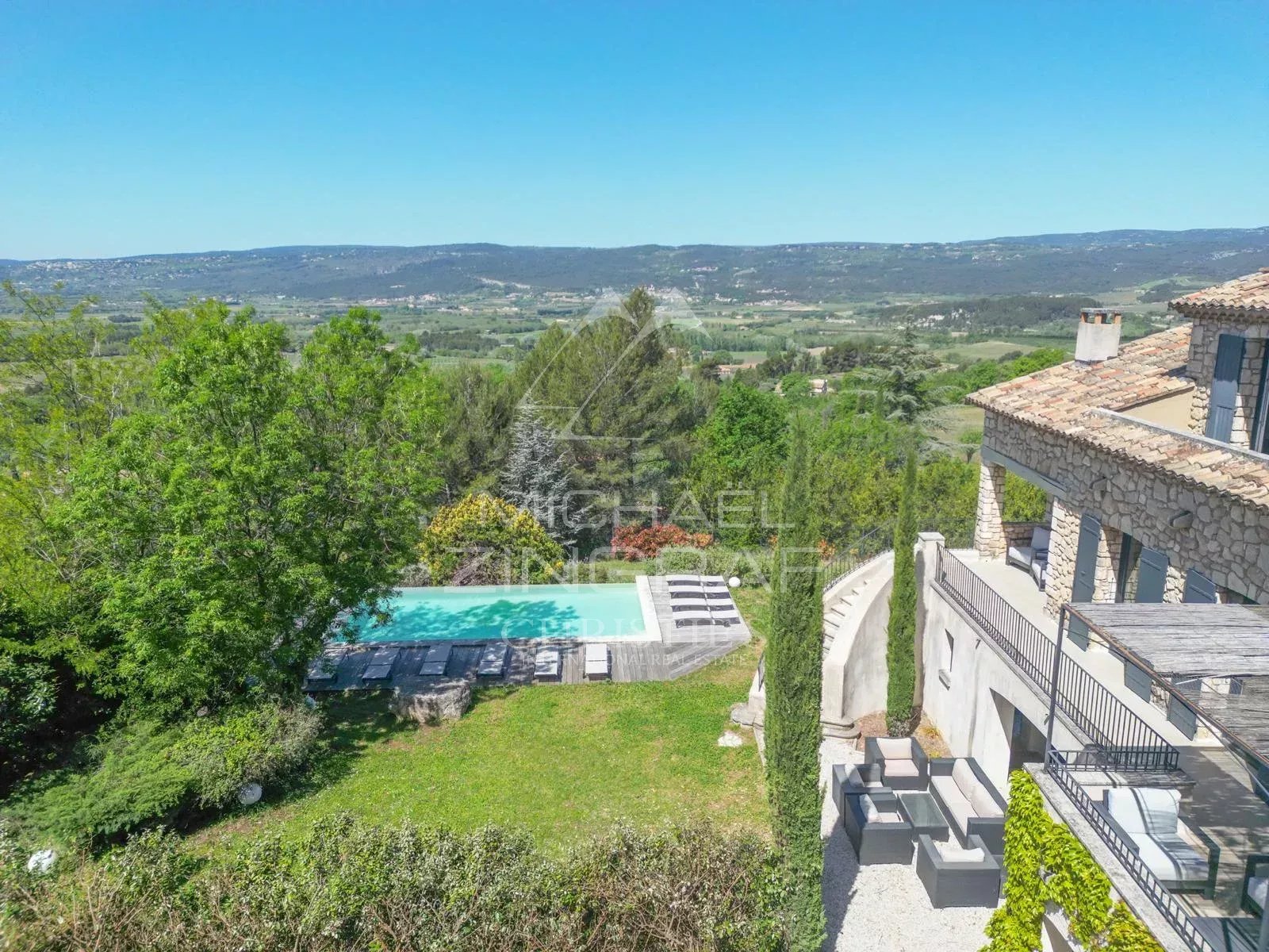 Roussillon - Superbe maison en pierre avec piscine et vues panoramiques exceptionnelles