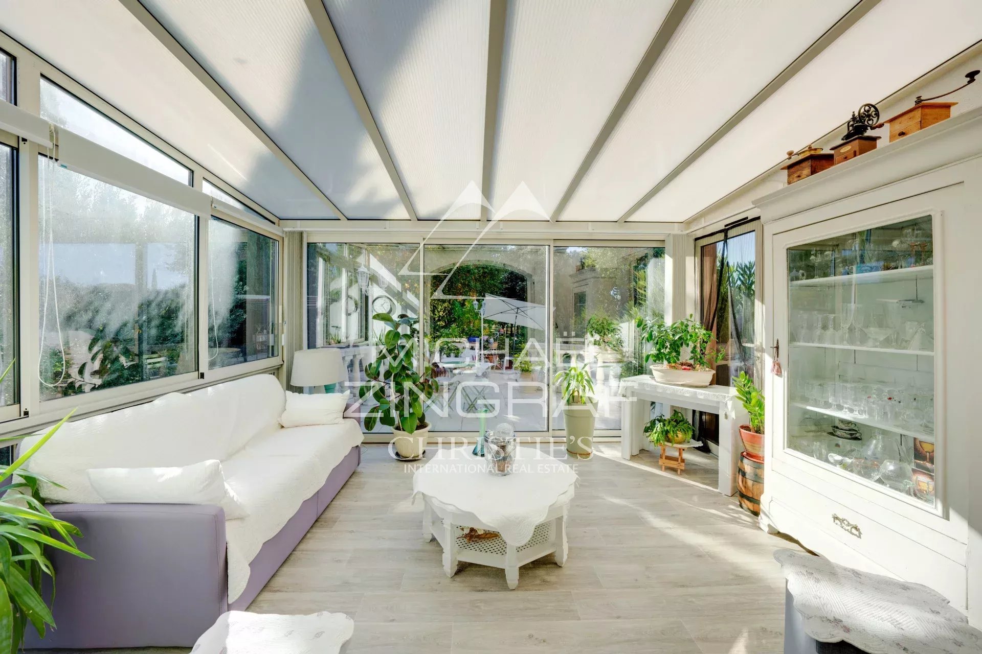 Neoprovenzalisches Haus im Herzen der Provence