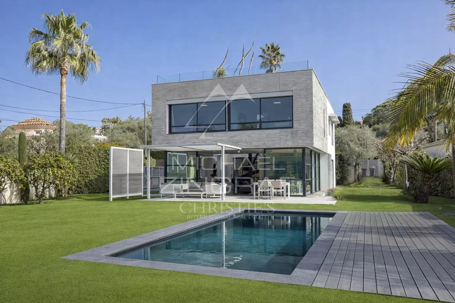 Exclusivité Cap d’Antibes - Versant Ouest - Villa contemporaine d’exception à proximité immédiate des plages