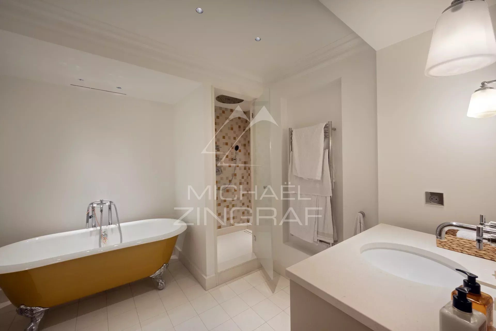 A vendre - Exclusivité - Duplex - Vue Tour Eiffel - Tour Maubourg