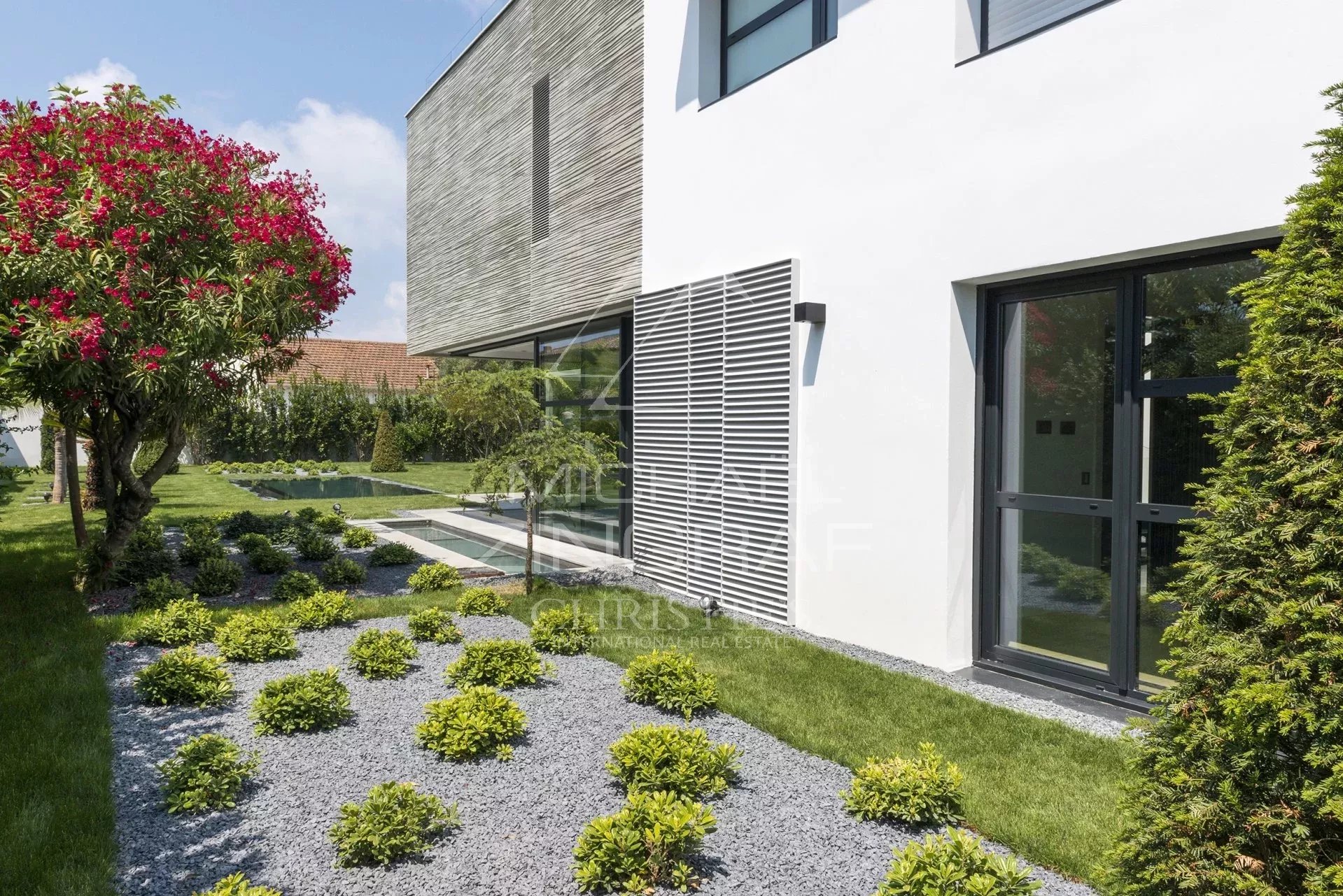 Cap d'Antibes - Contemporary villa close to beaches