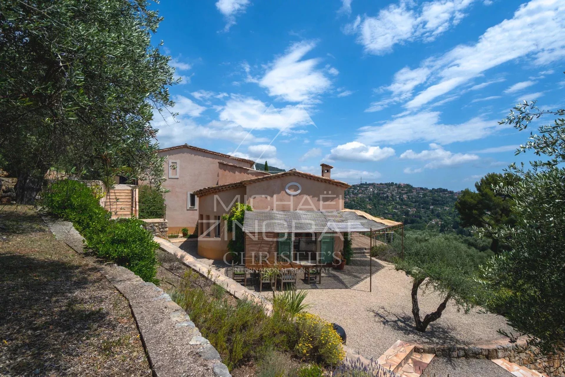 Elegant Provençal villa