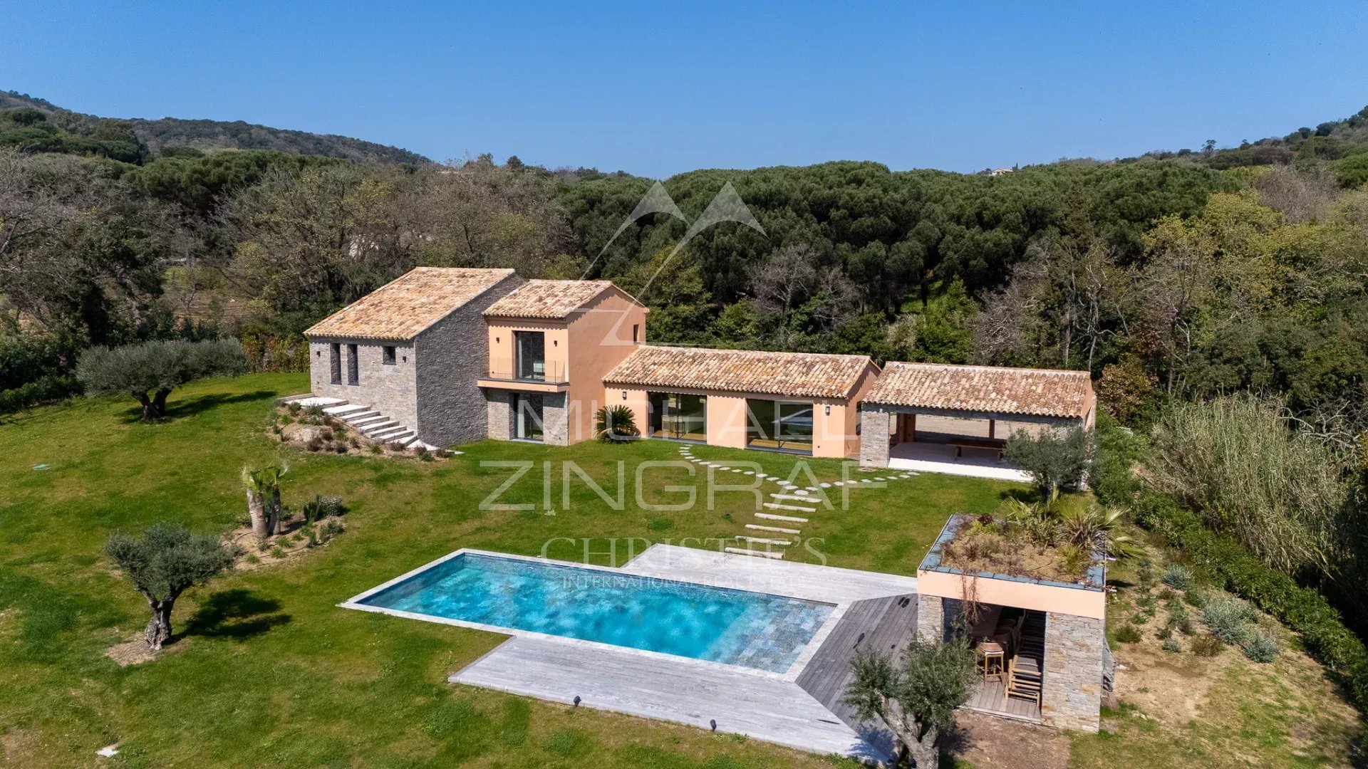 Superbe propriété offrant une vue panoramique sur Ramatuelle