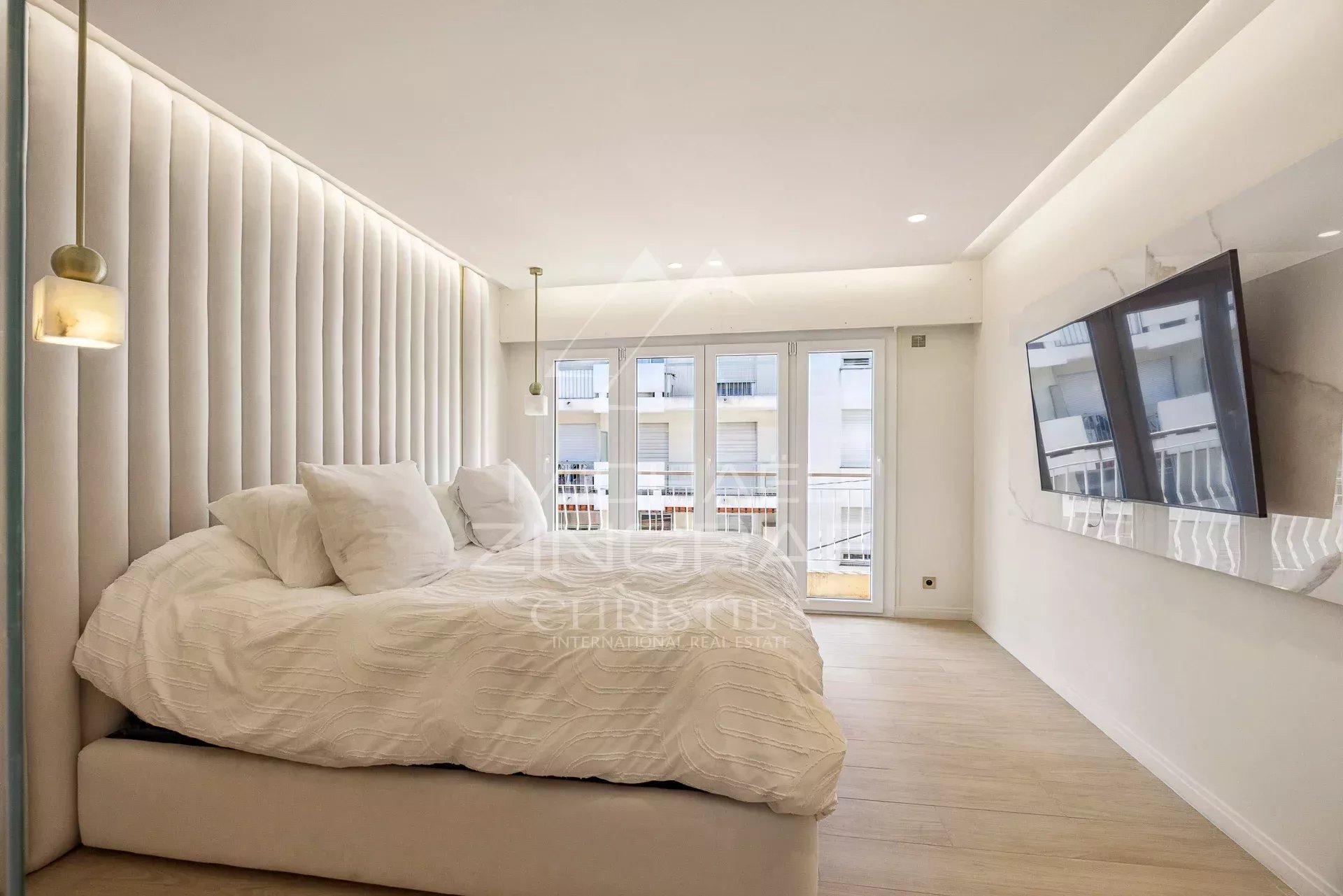 APPARTEMENT D’EXCEPTION EN HYPER CENTRE DE JUAN-LES-PINS