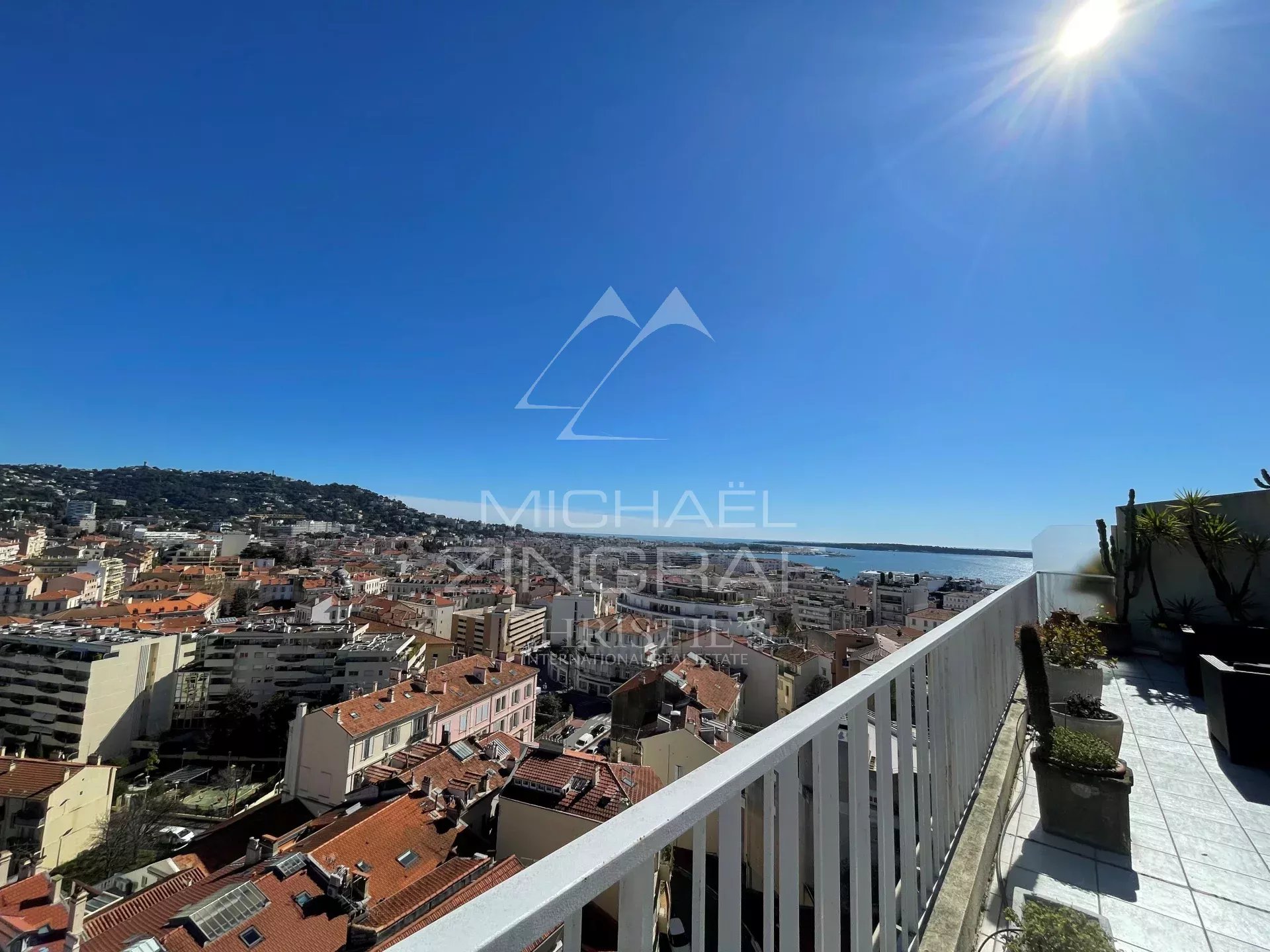 Rare, Penthouse a rénover - Cannes – Vue panoramique