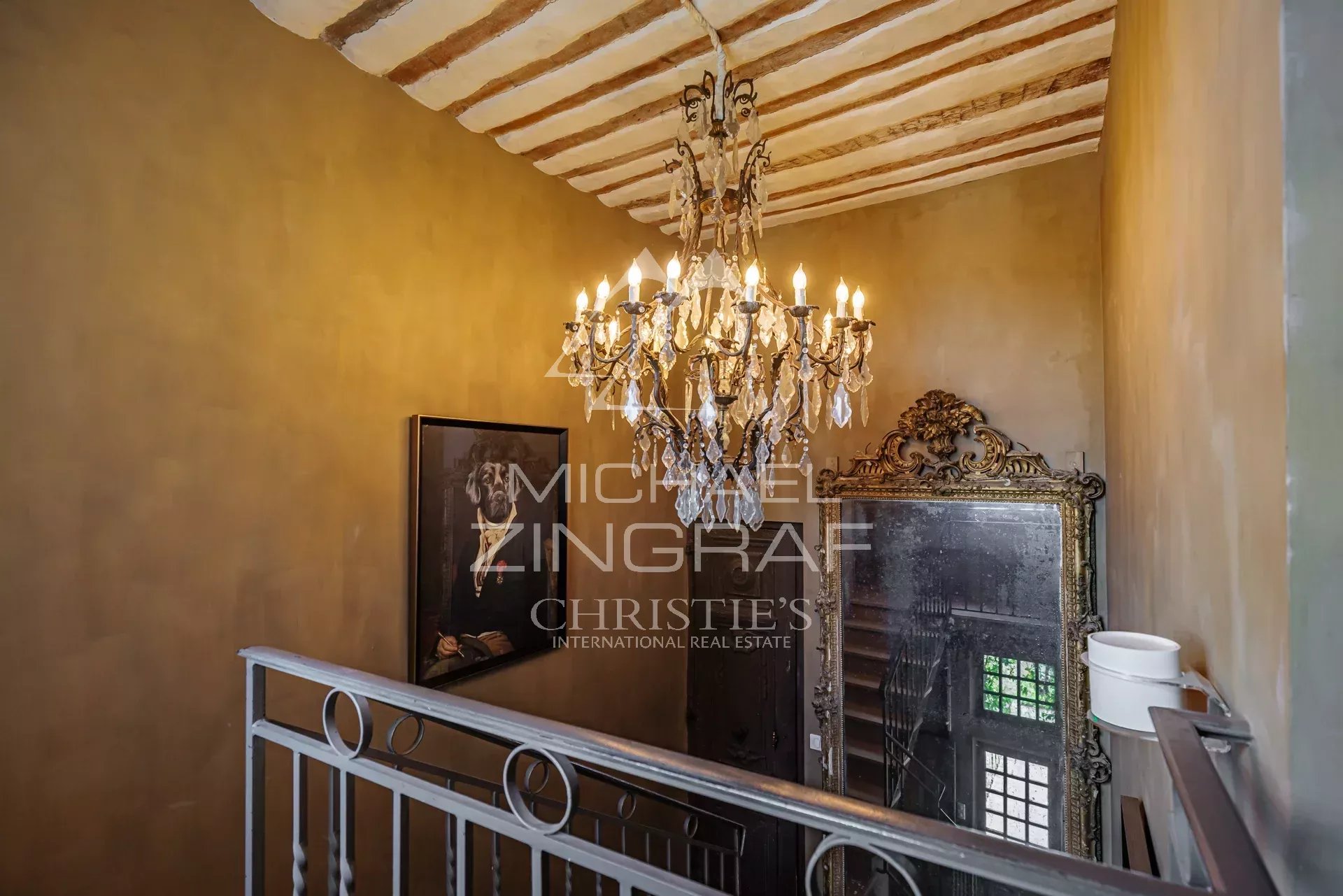 19th-century mansion between the Luberon and Alpilles mountains