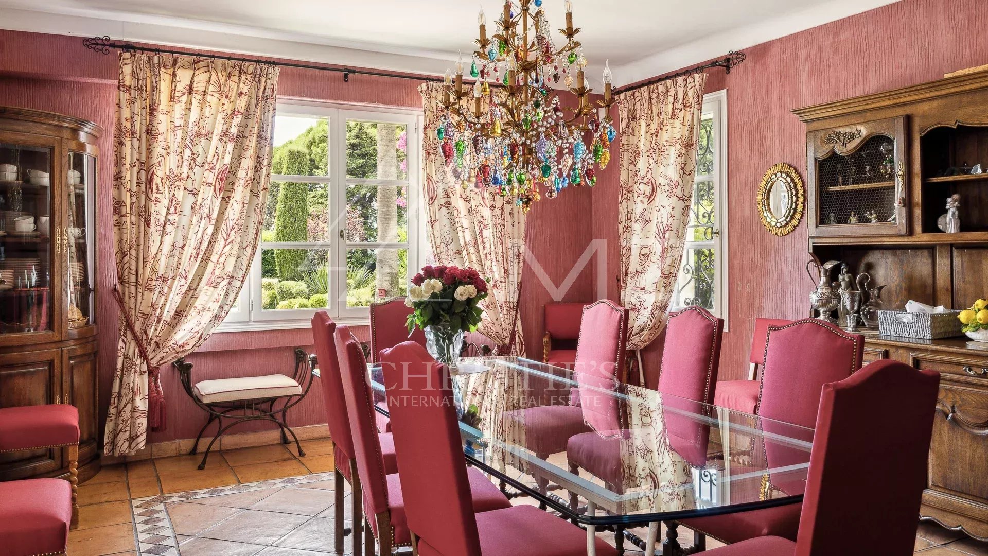 Exclusive Domain Properties in Cap d'Antibes west side with 4873 m2 landscaped park