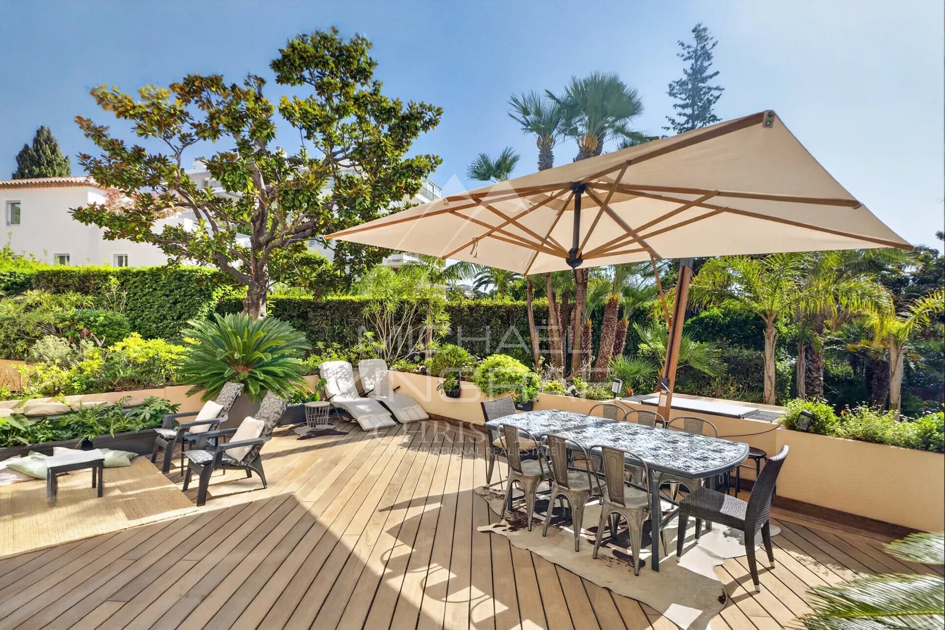 Cannes – Pied-à-terre d'exception face à la mer, résidence de standing avec accès direct et piscine