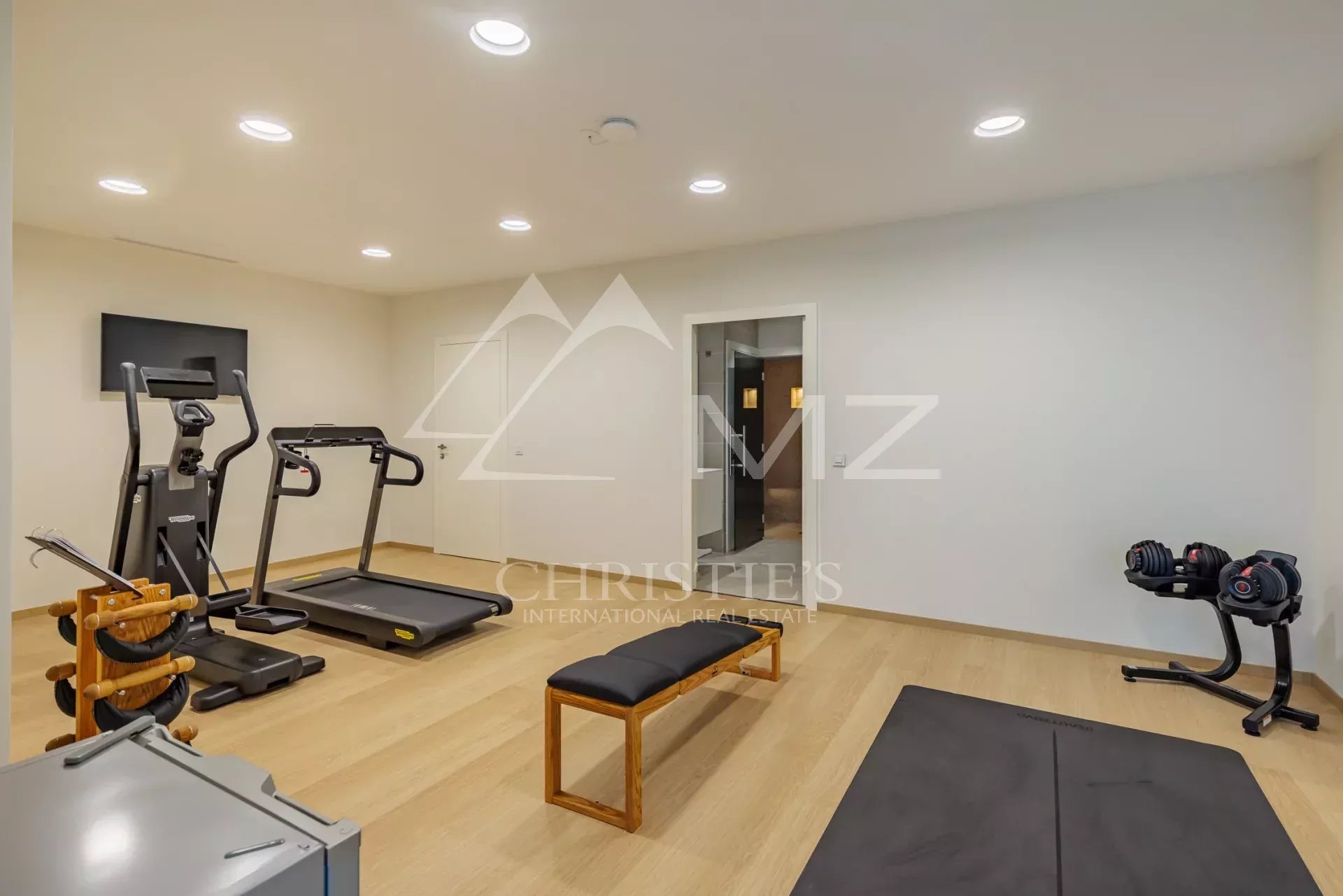 Villa Les Pins - Saint Tropez - Moderne Villa in den Parks von Saint Tropez