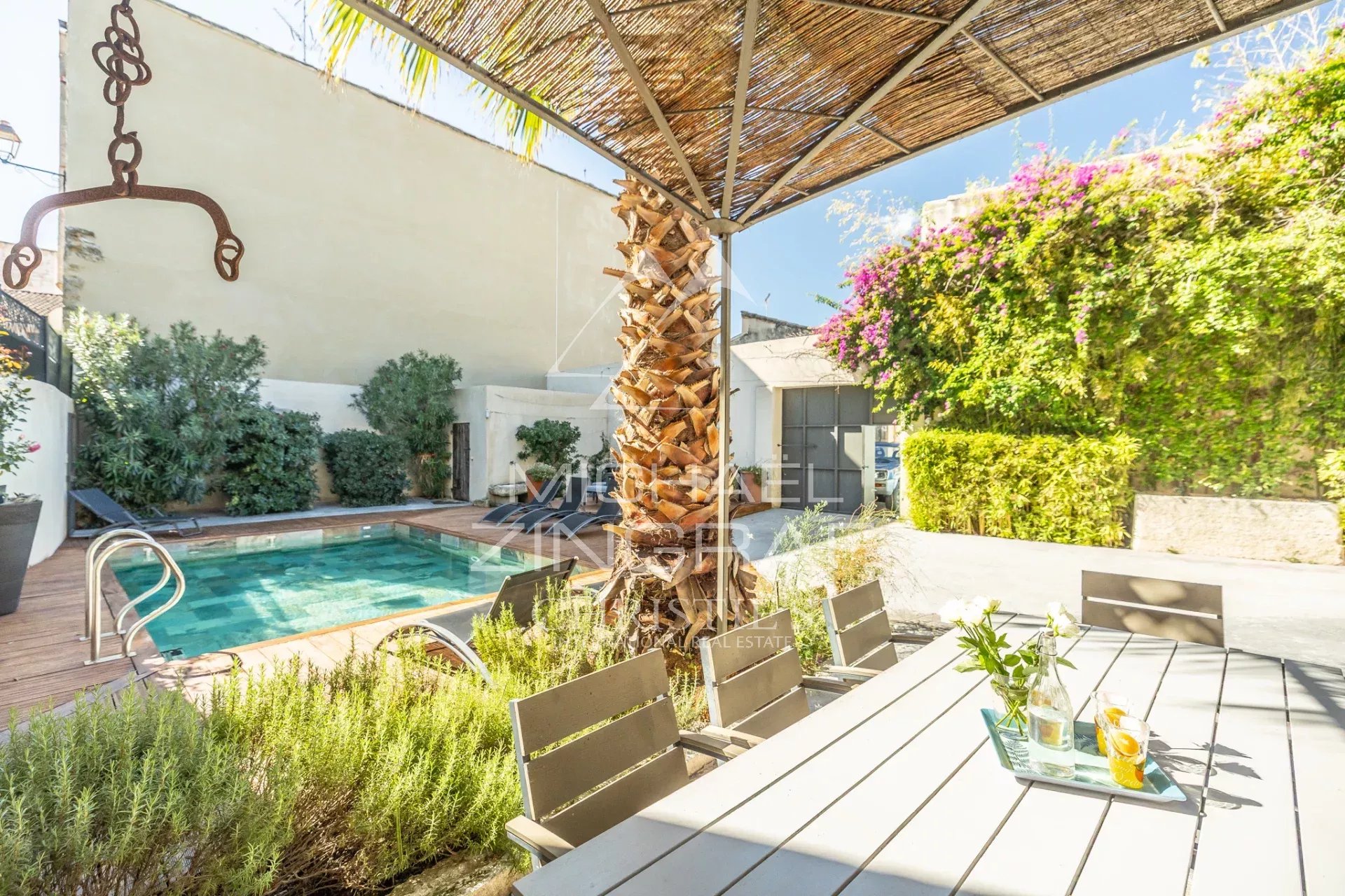 ENCHERES - MAISON DE VILLAGE D'EXCEPTION, PROCHE SAINT-REMY-DE-PROVENCE