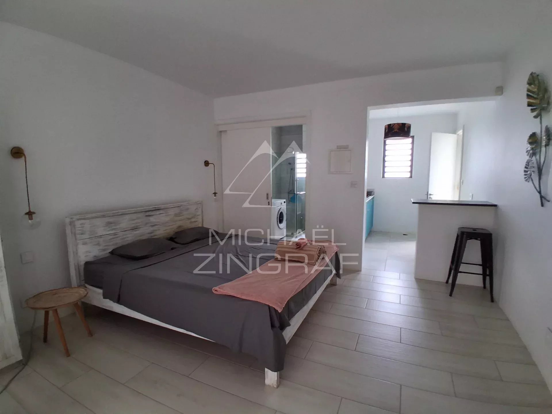 Villa familiale avec salle de sport, jardin arboré et piscine privée