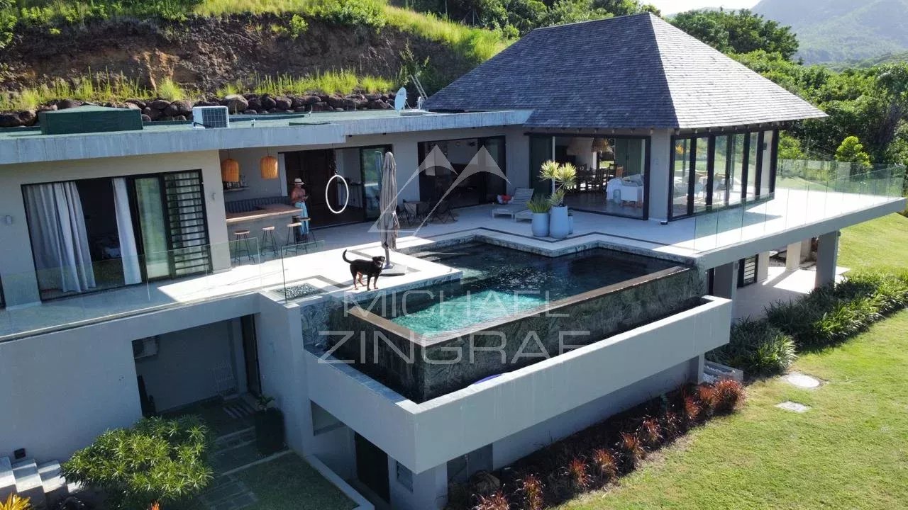 Exceptional Luxury Villa in Black River