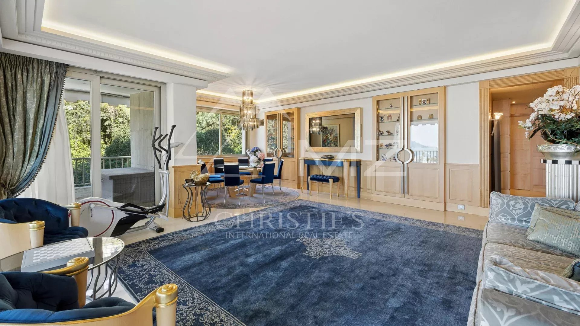 Superb 4-room apartment in a prestigious residence