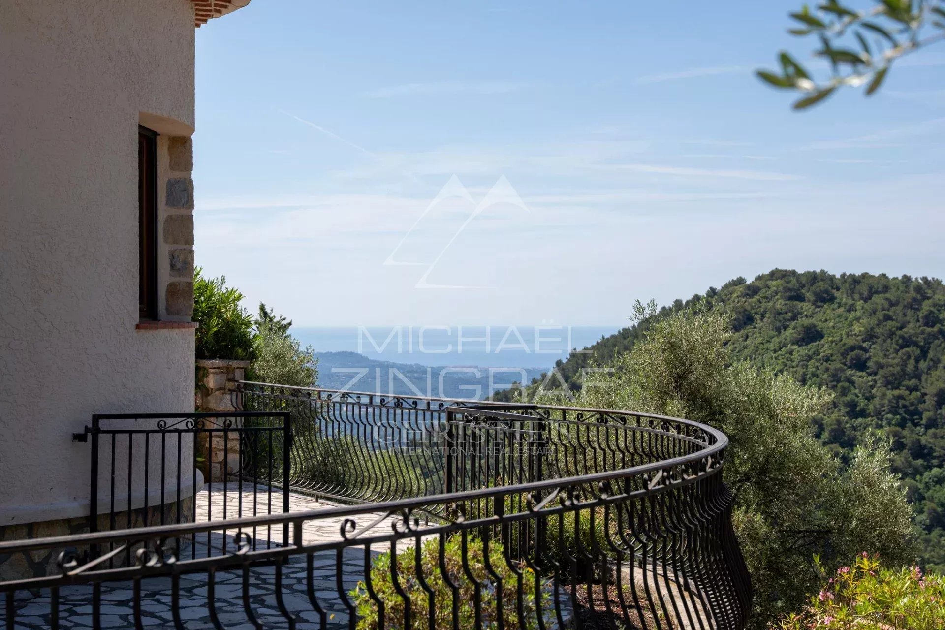 Charmante villa provençale en position dominante