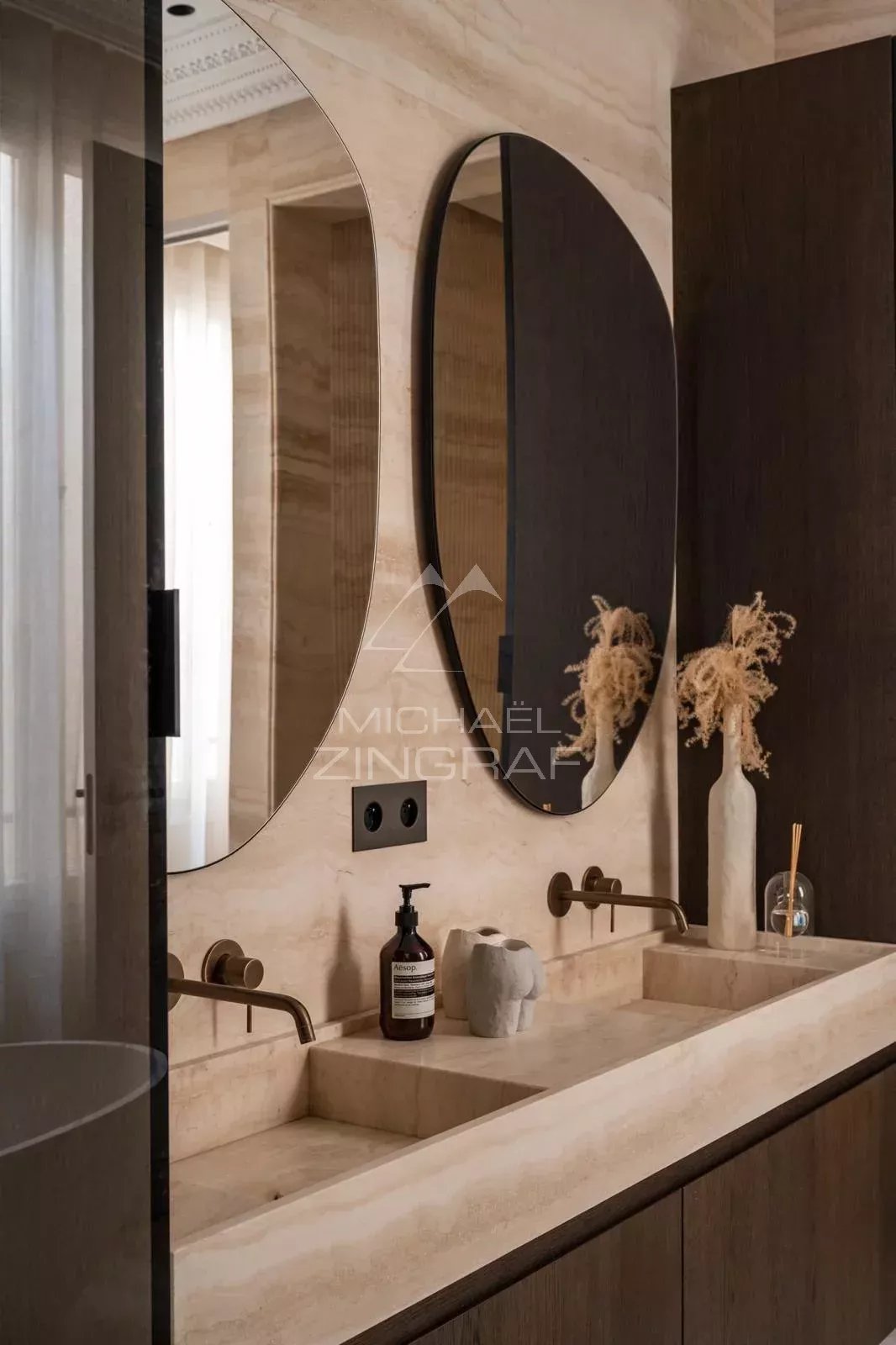 A vendre - Appartement 3 Suits -Paris 8eme - Jean Goujon - Clim - Refait à neuf