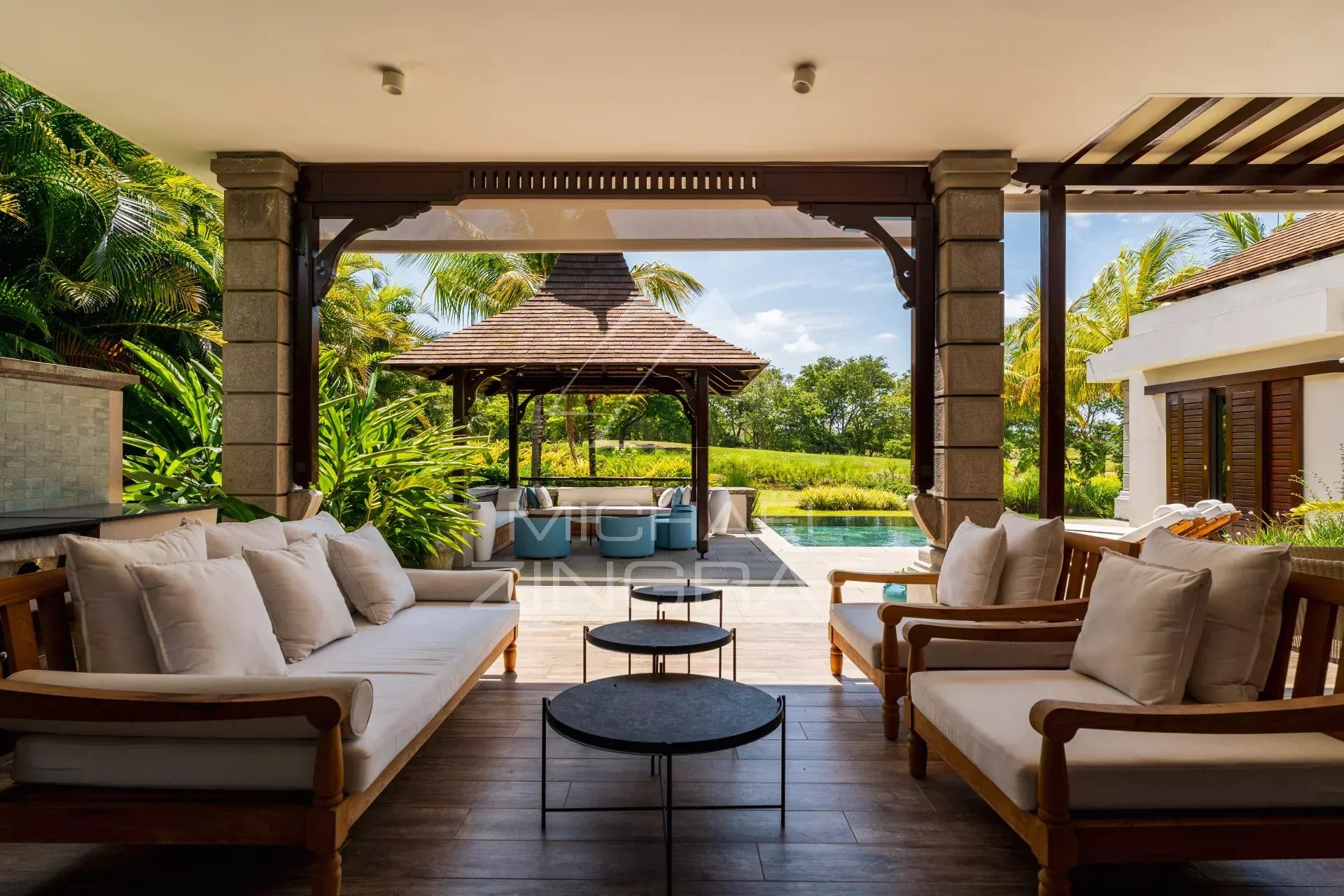 Élégante villa contemporaine face au golf - Bel Ombre