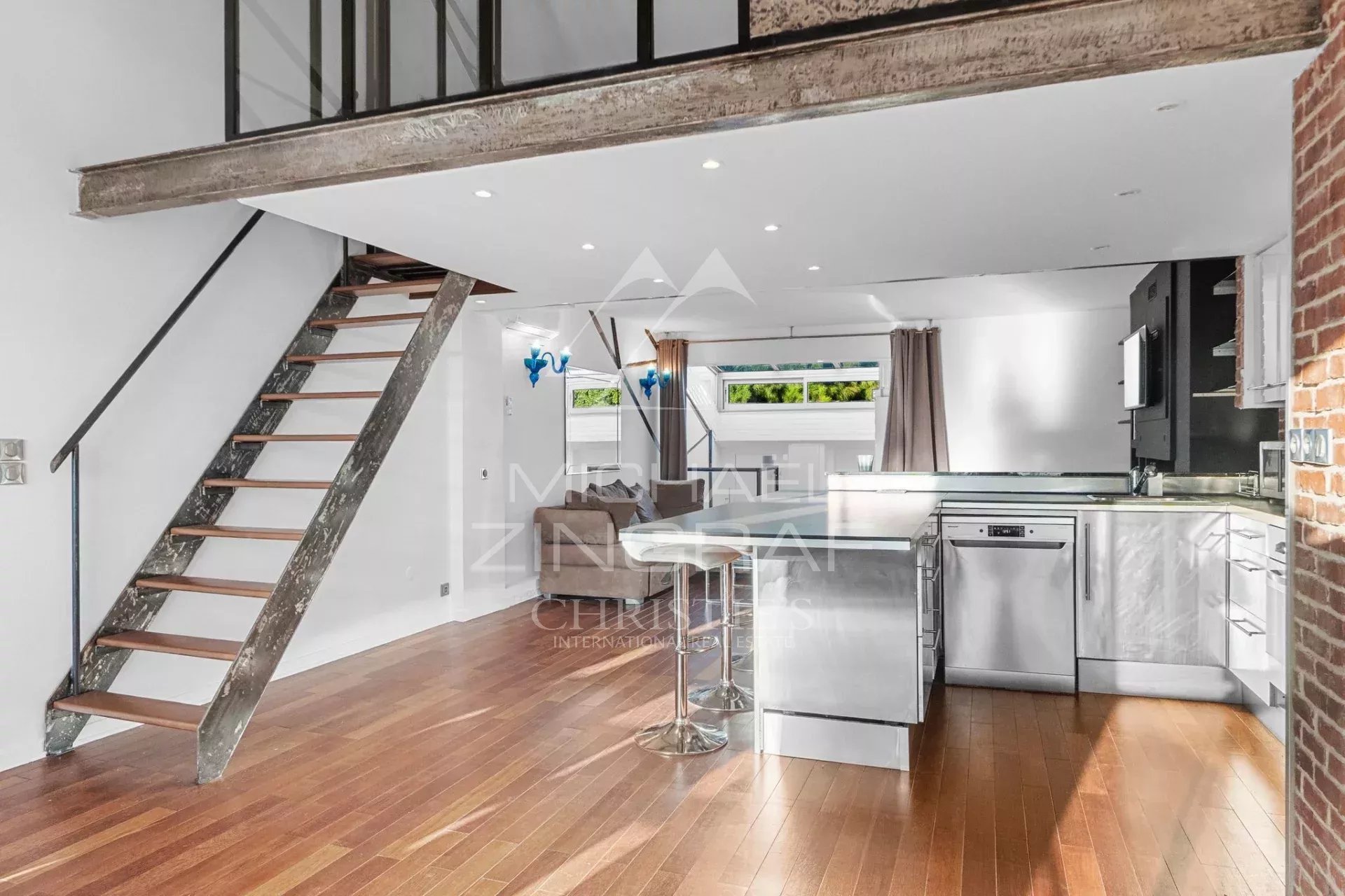 Duplex d’exception – Espace loft new-yorkais avec terrasse