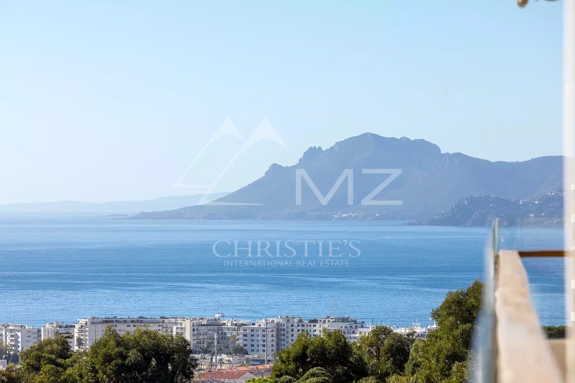 Hervorragende Wohnung in einer prestigeträchtigen Residenz