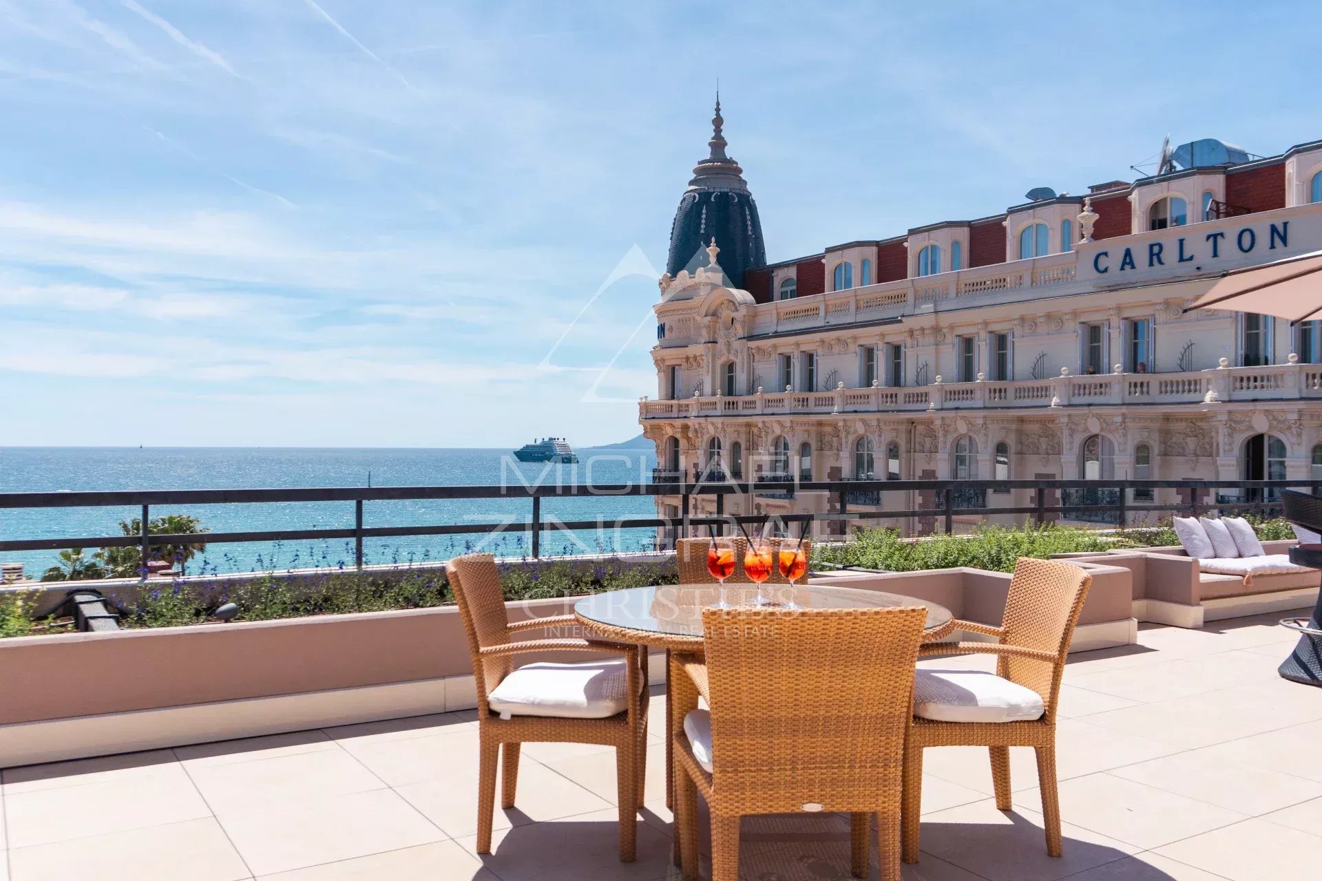 EXCLUSIVITE-CANNES APPARTEMENT D'EXCEPTION  DANS UNE RESIDENCE DE STANDING