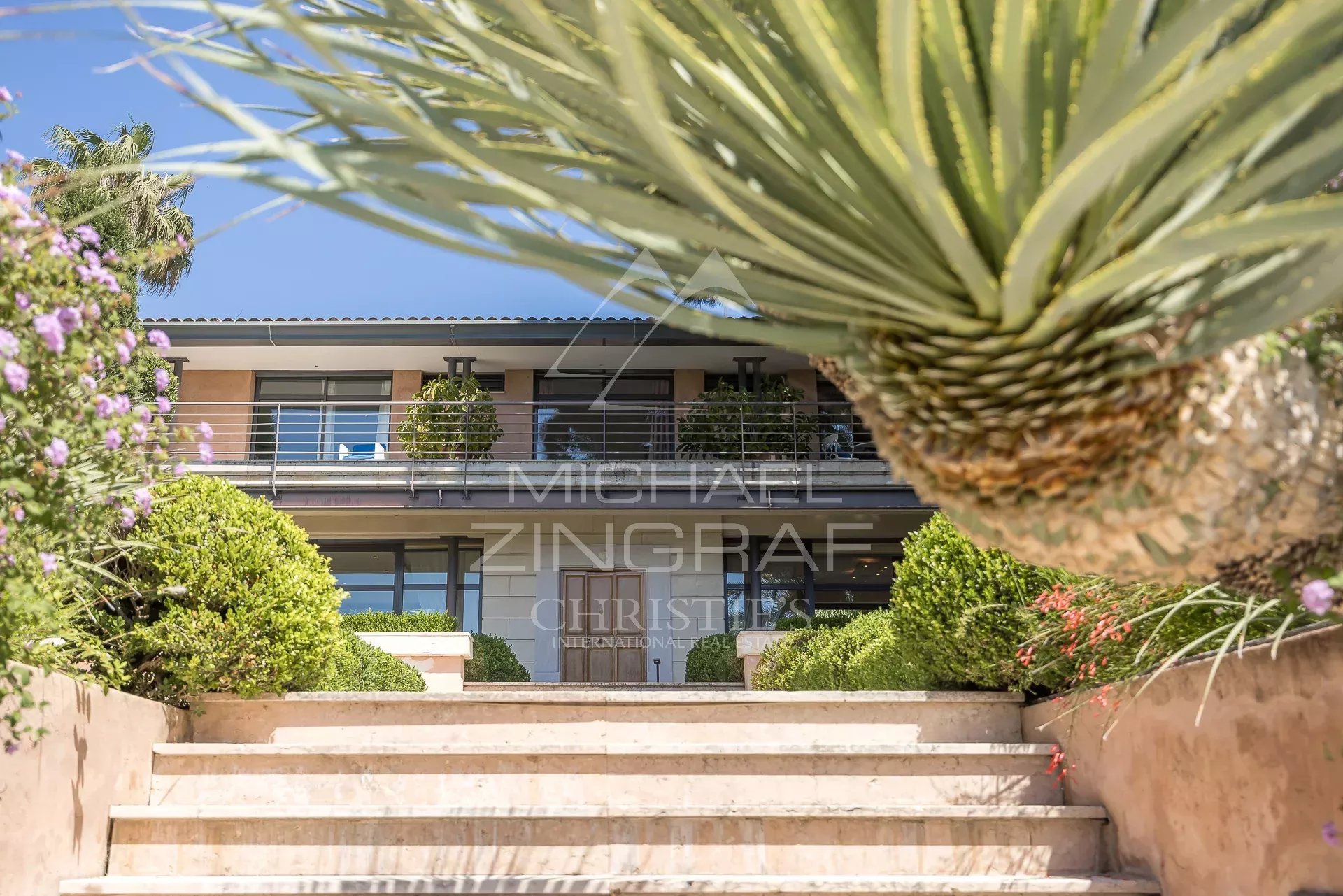 Cap d’Antibes – Zeitgenössische Eleganz in einer privaten und gesicherten Domäne