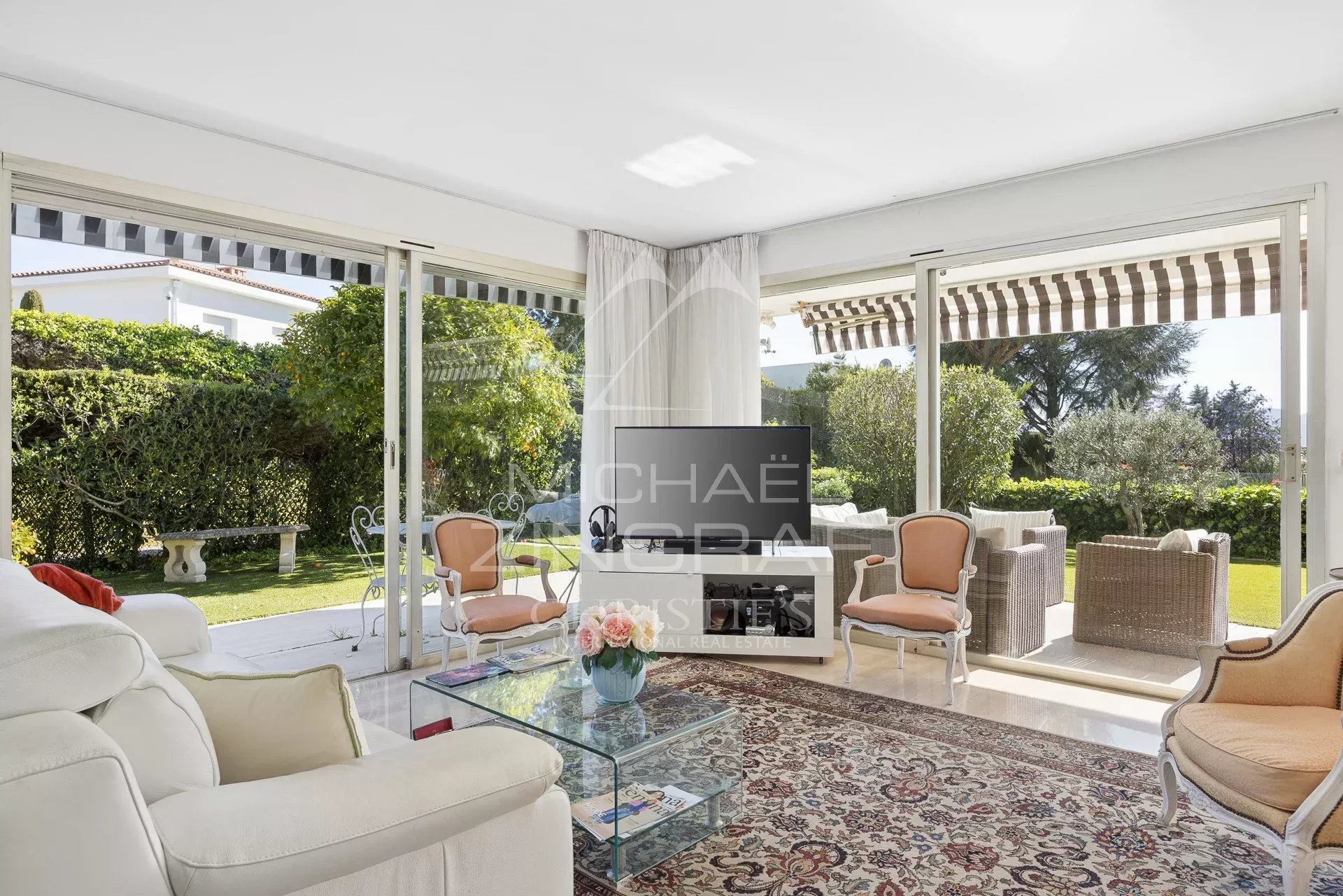 Cannes Croix des Gardes, 3-Zimmer-Wohnung mit eigenem Garten