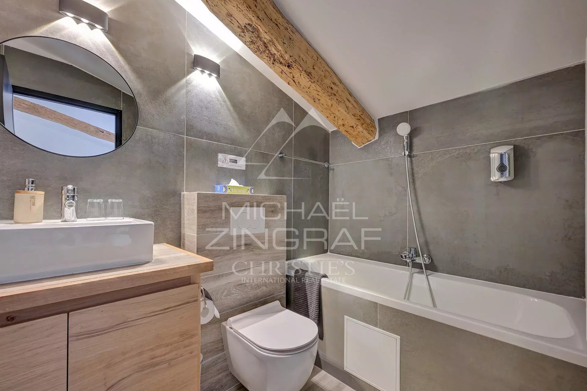 Proche Aix-en-Provence, Élégante propriété avec piscine