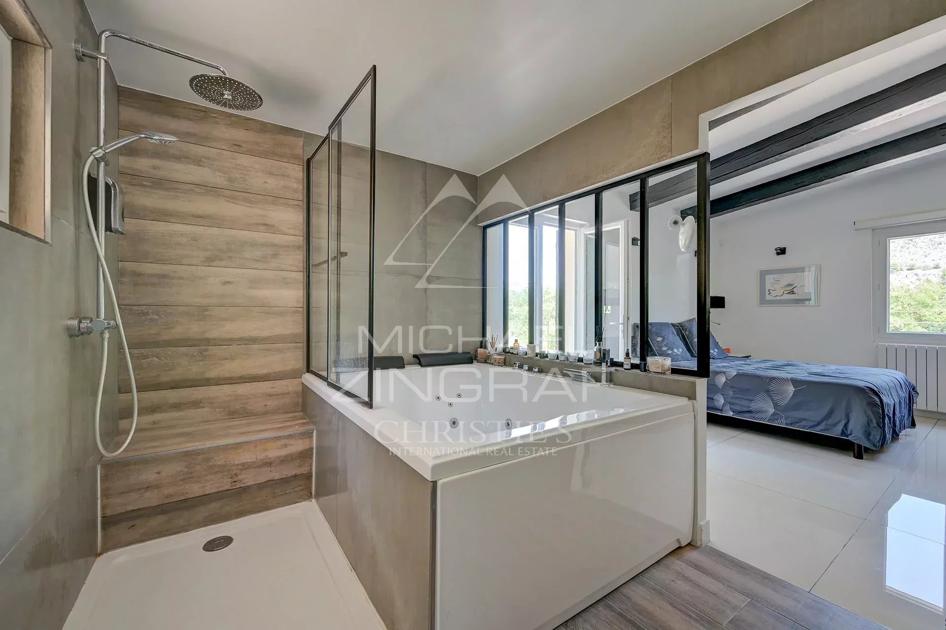 Proche Aix-en-Provence, Élégante propriété avec piscine